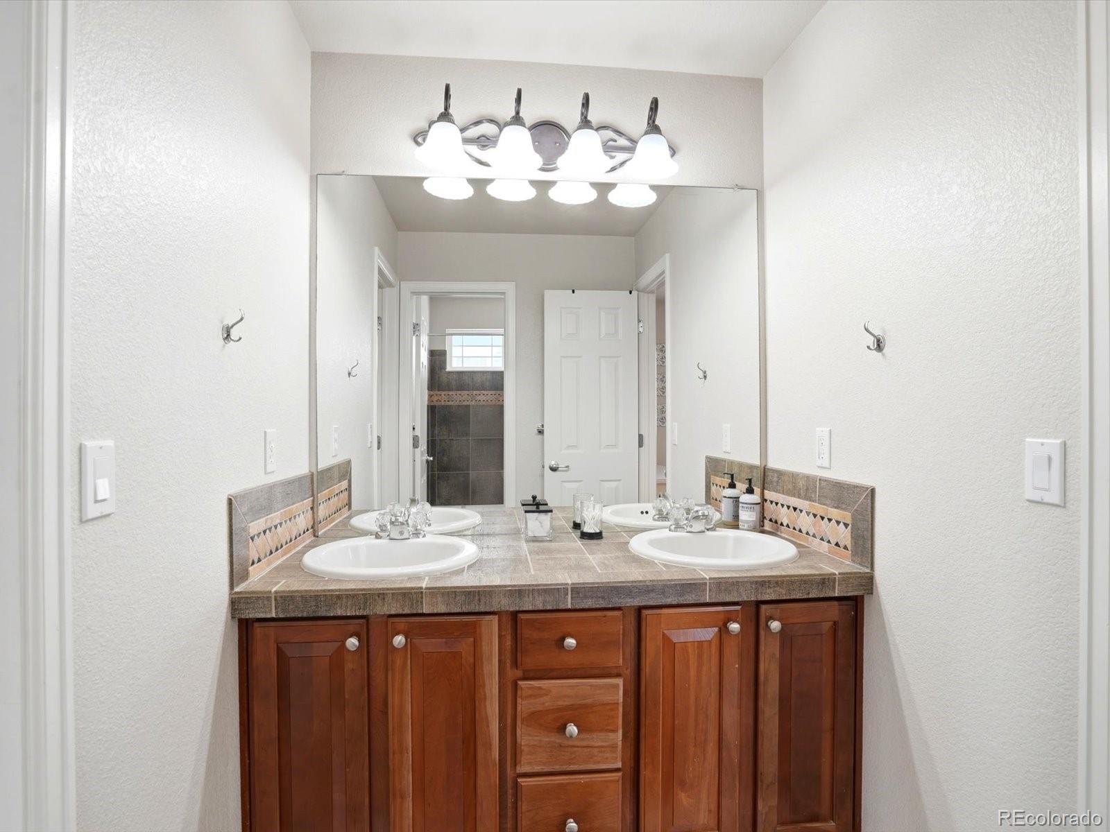 10603 Cross Country Lane