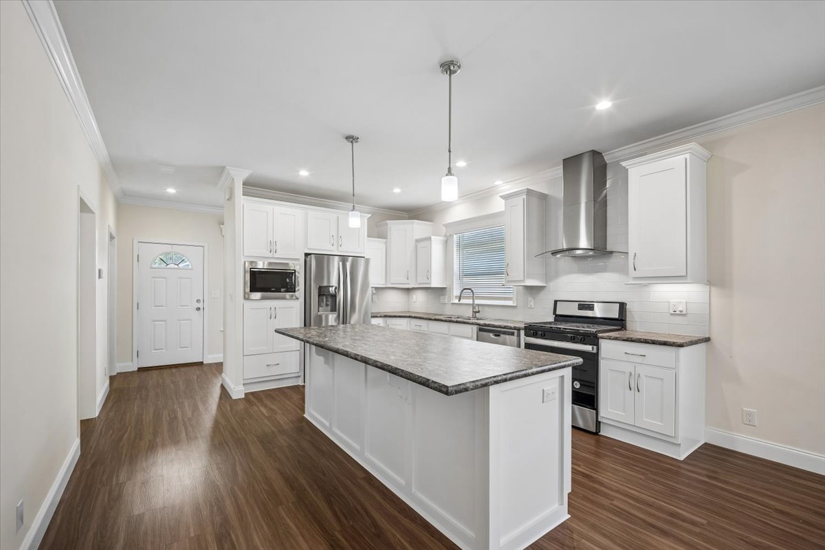 1537 Colt Lane