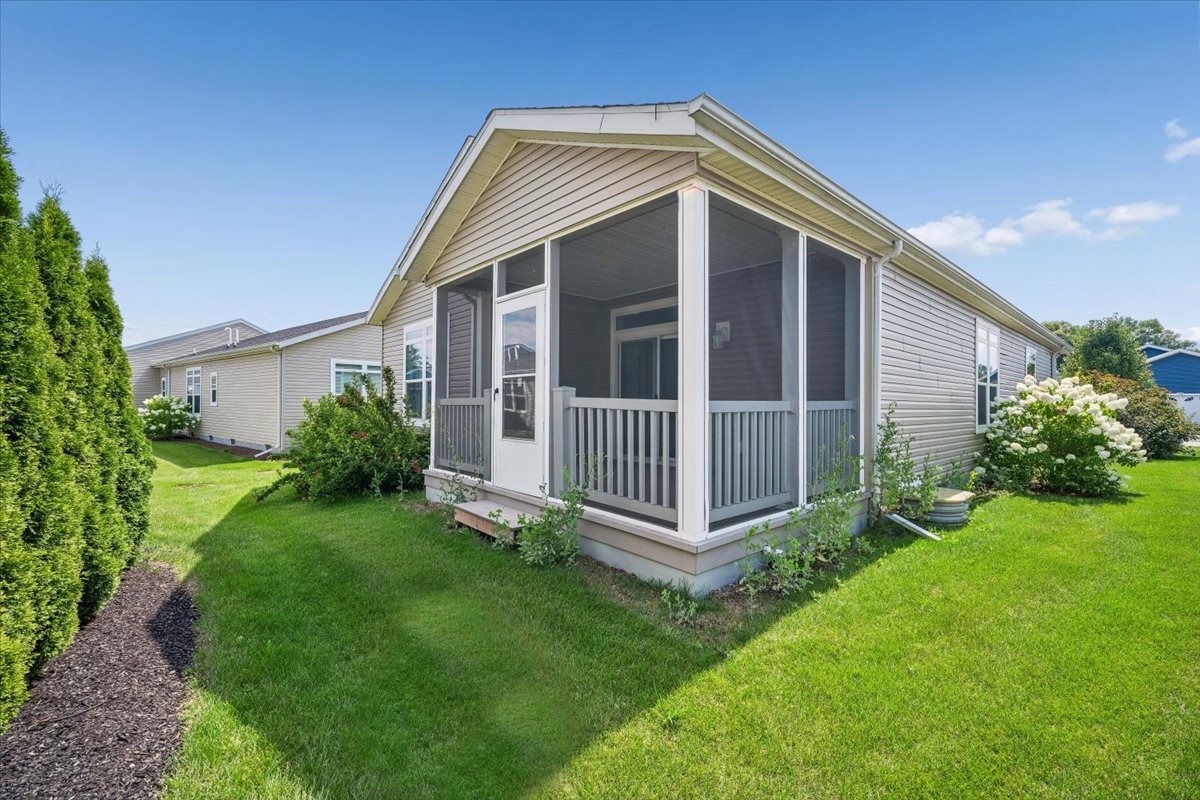 1537 Colt Lane