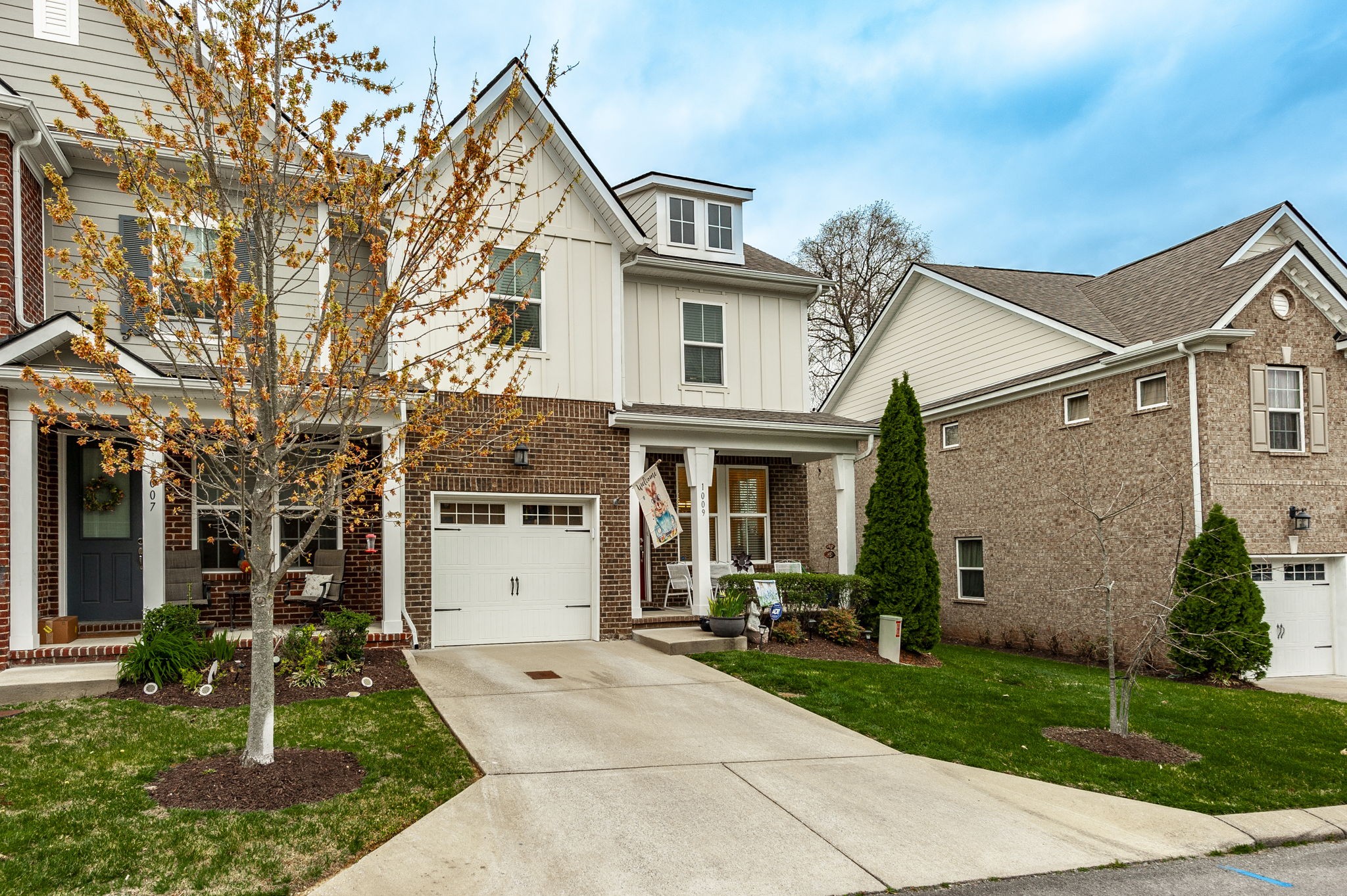 1009 Livingstone Ln