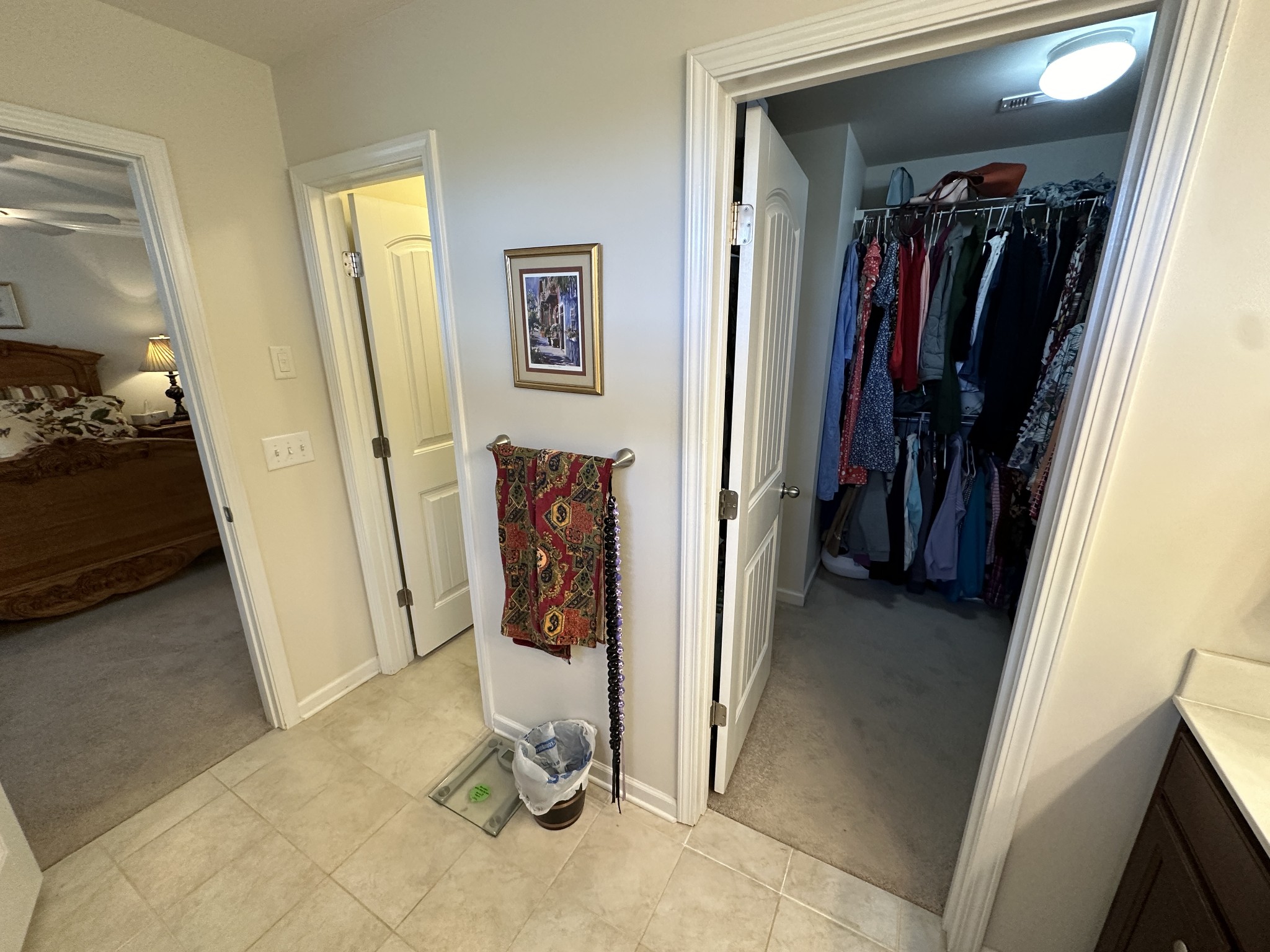 1009 Livingstone Ln