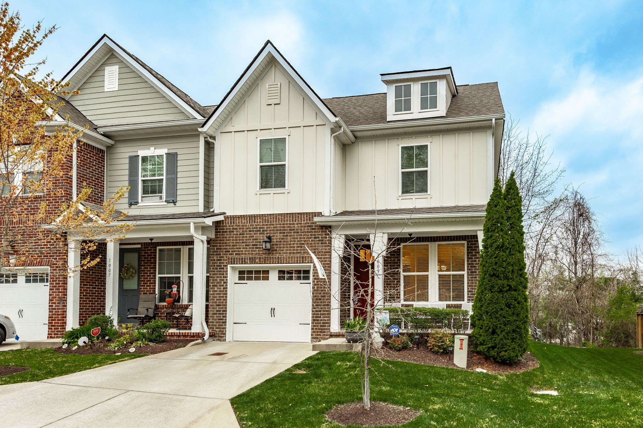 1009 Livingstone Ln
