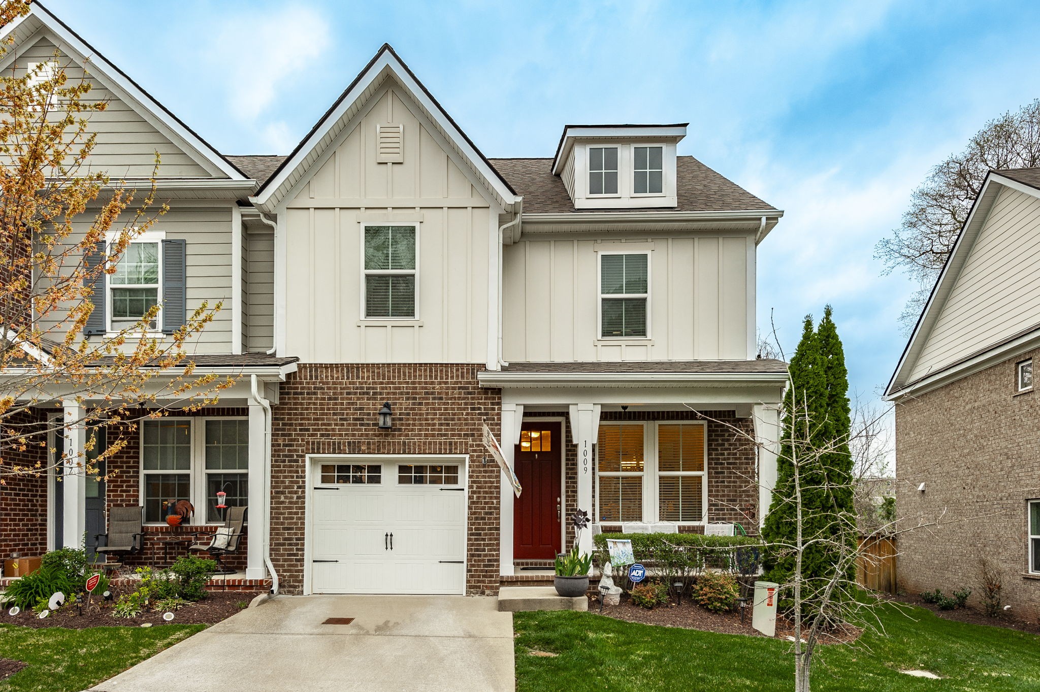 1009 Livingstone Ln
