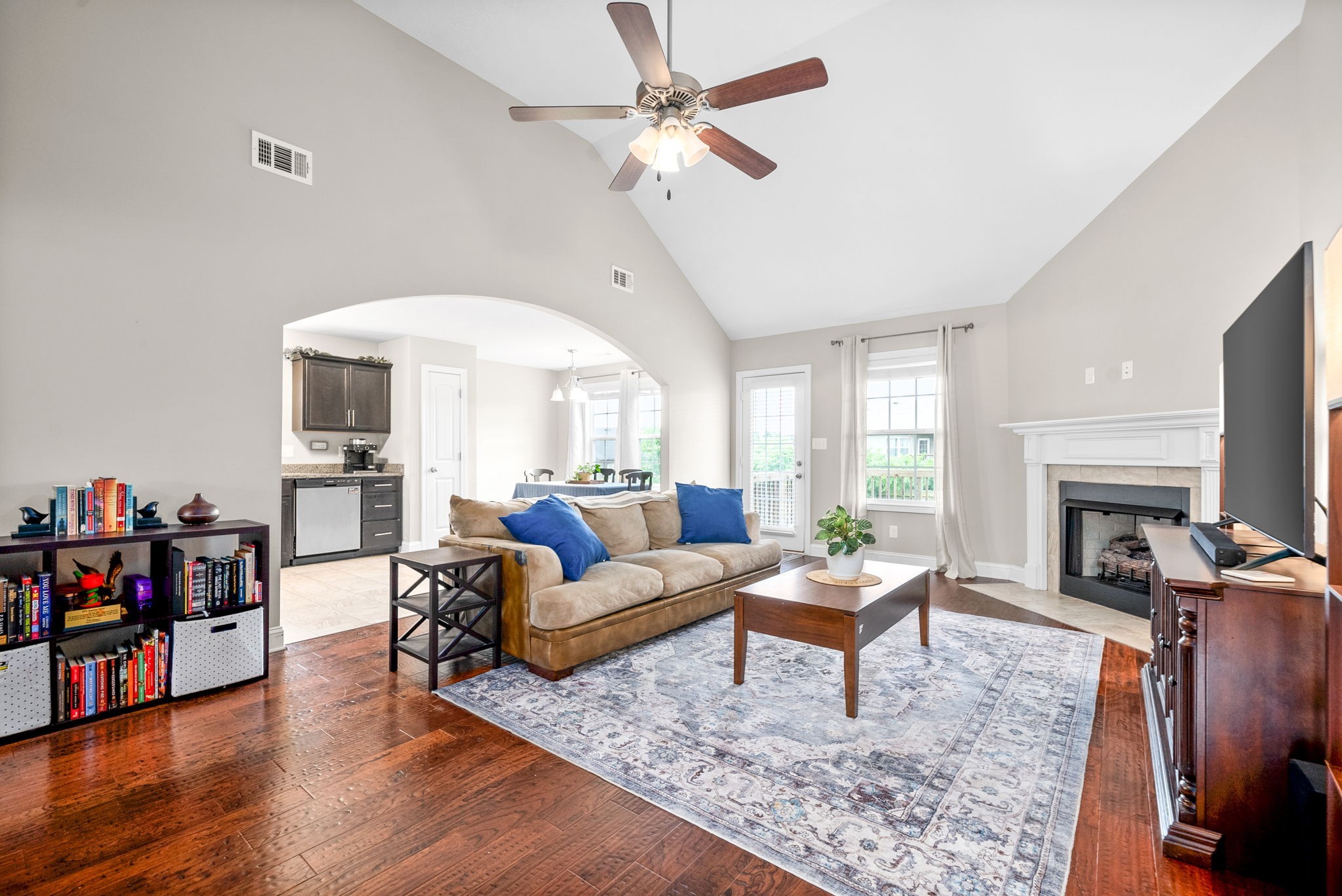 1024 Charles Thomas Dr