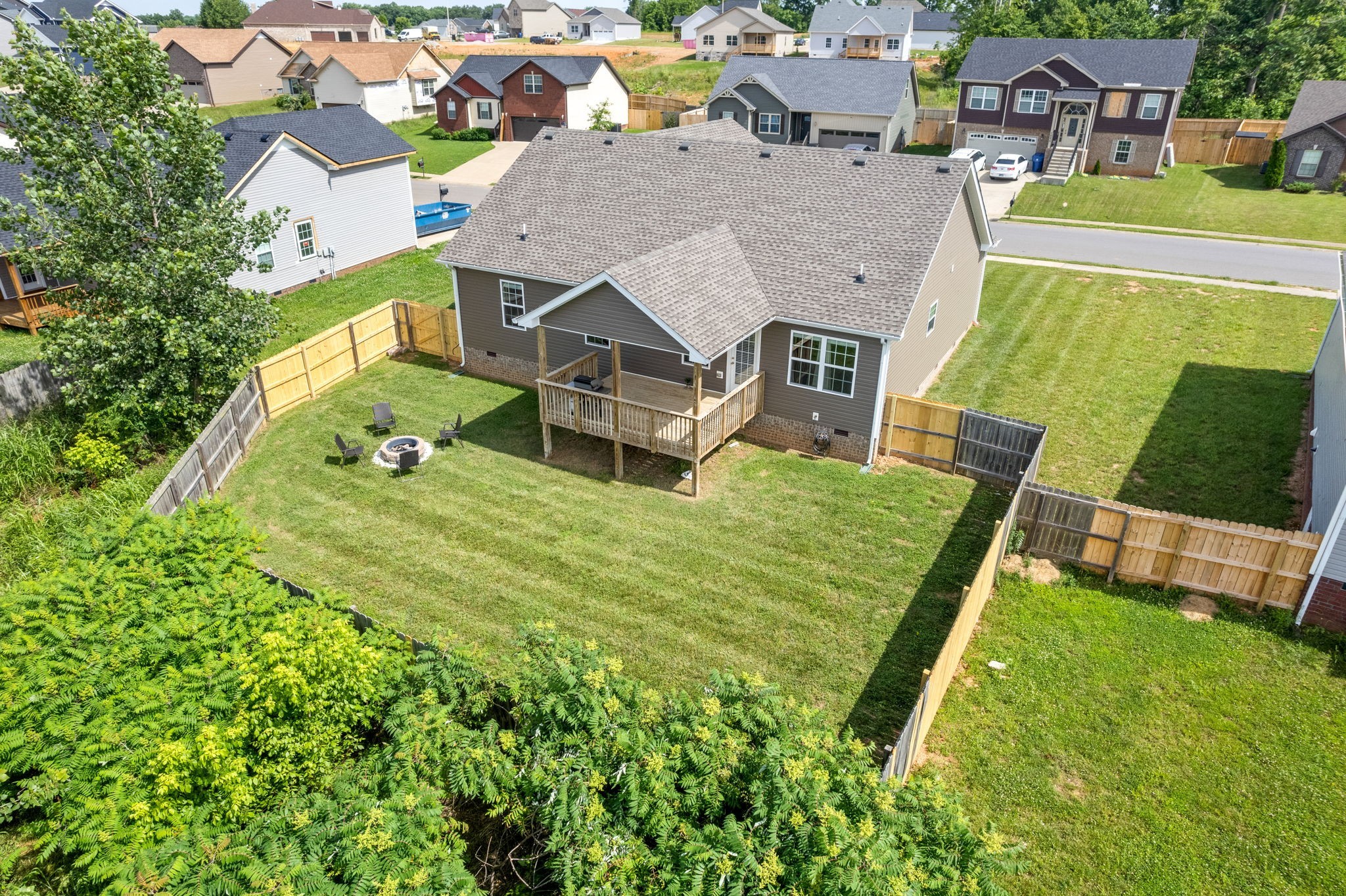 1024 Charles Thomas Dr