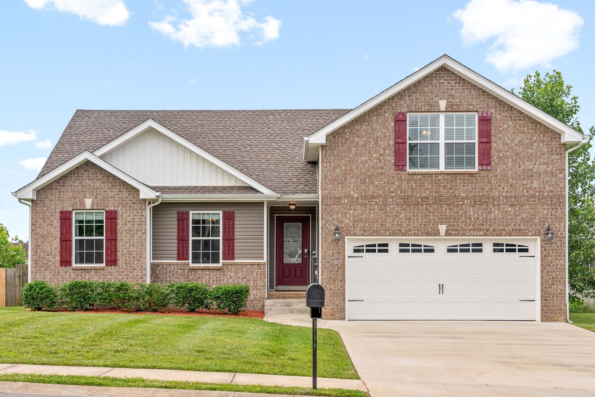 1024 Charles Thomas Dr