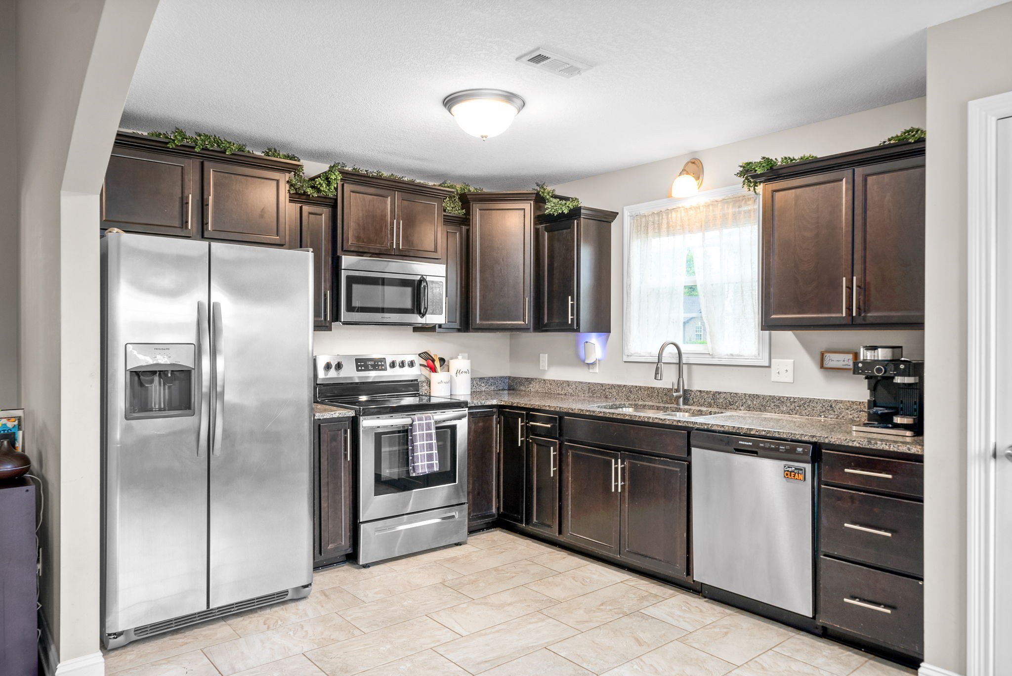 1024 Charles Thomas Dr