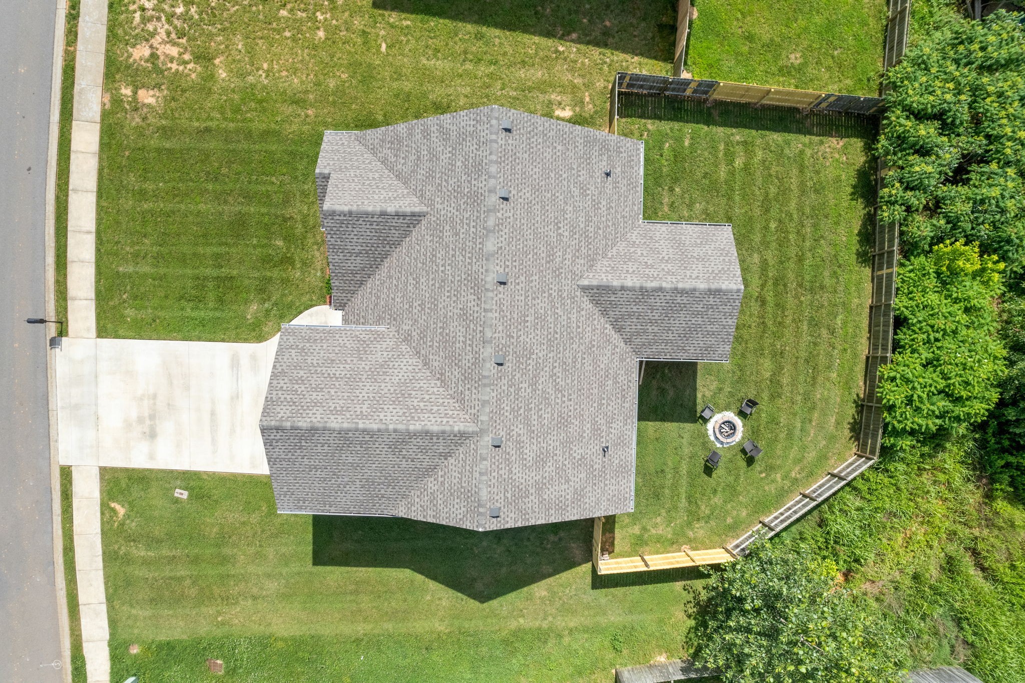 1024 Charles Thomas Dr