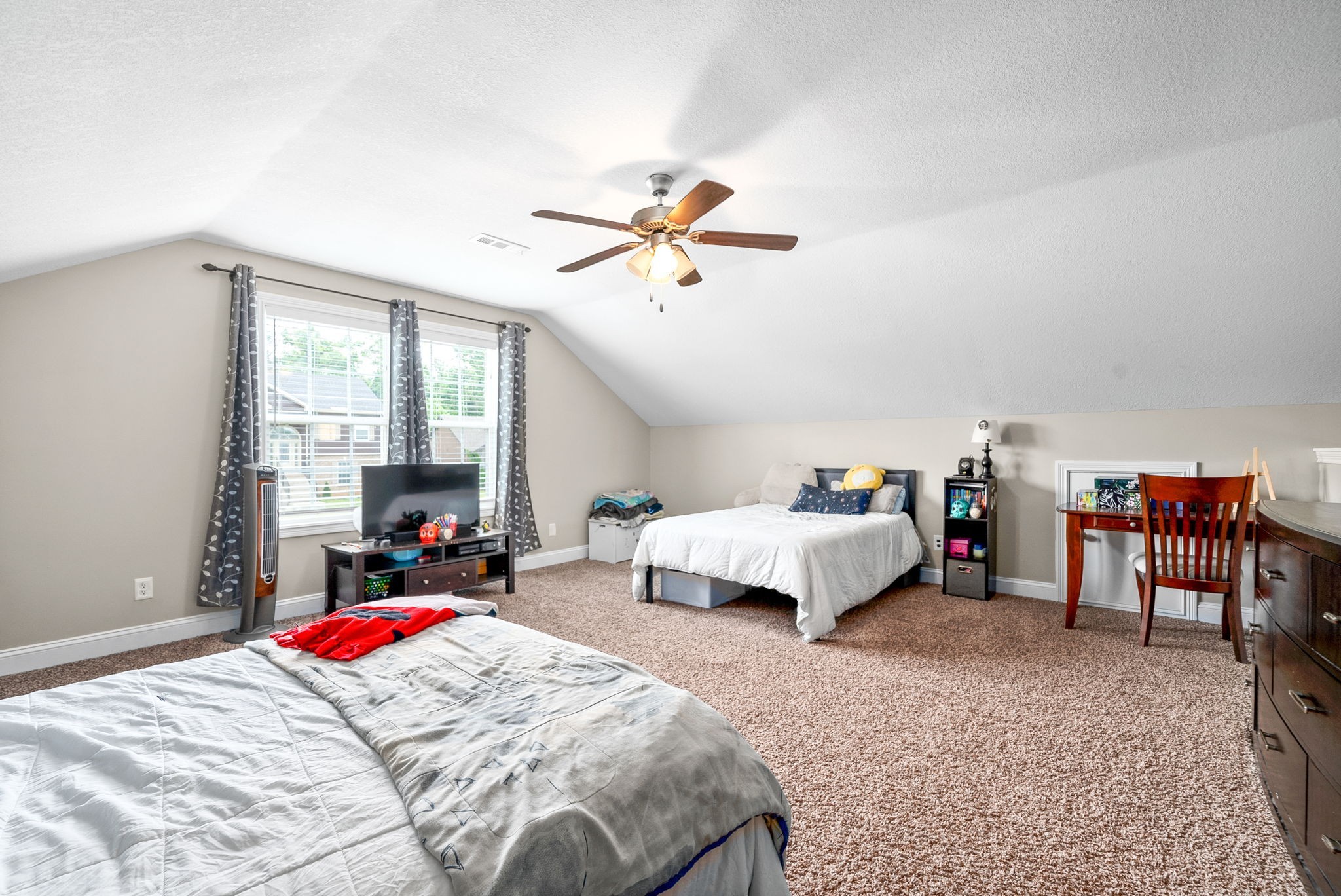 1024 Charles Thomas Dr