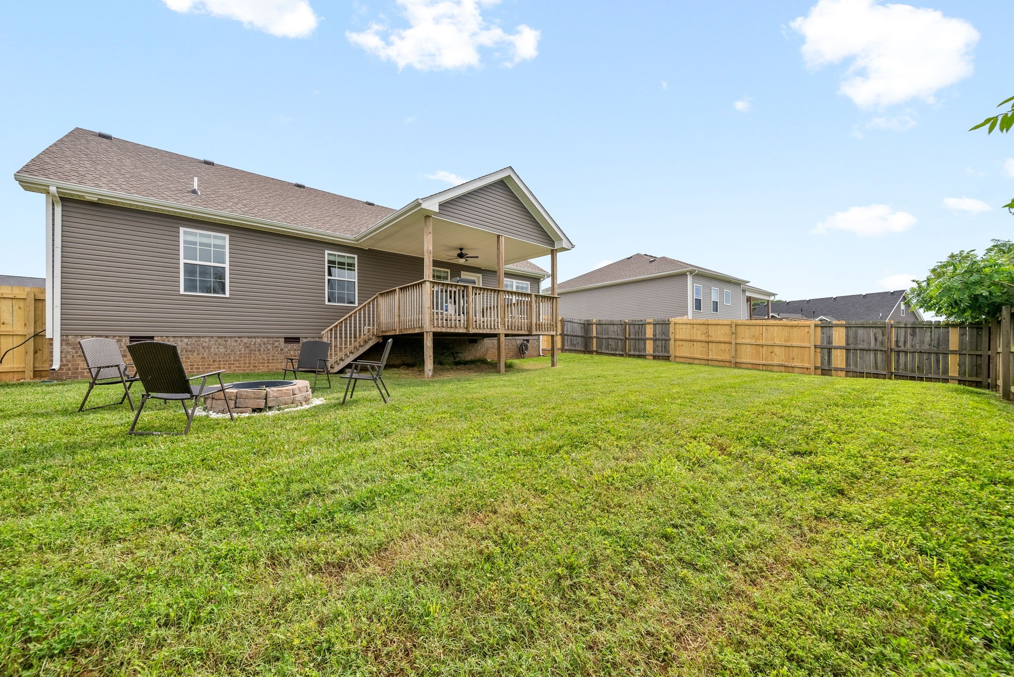 1024 Charles Thomas Dr