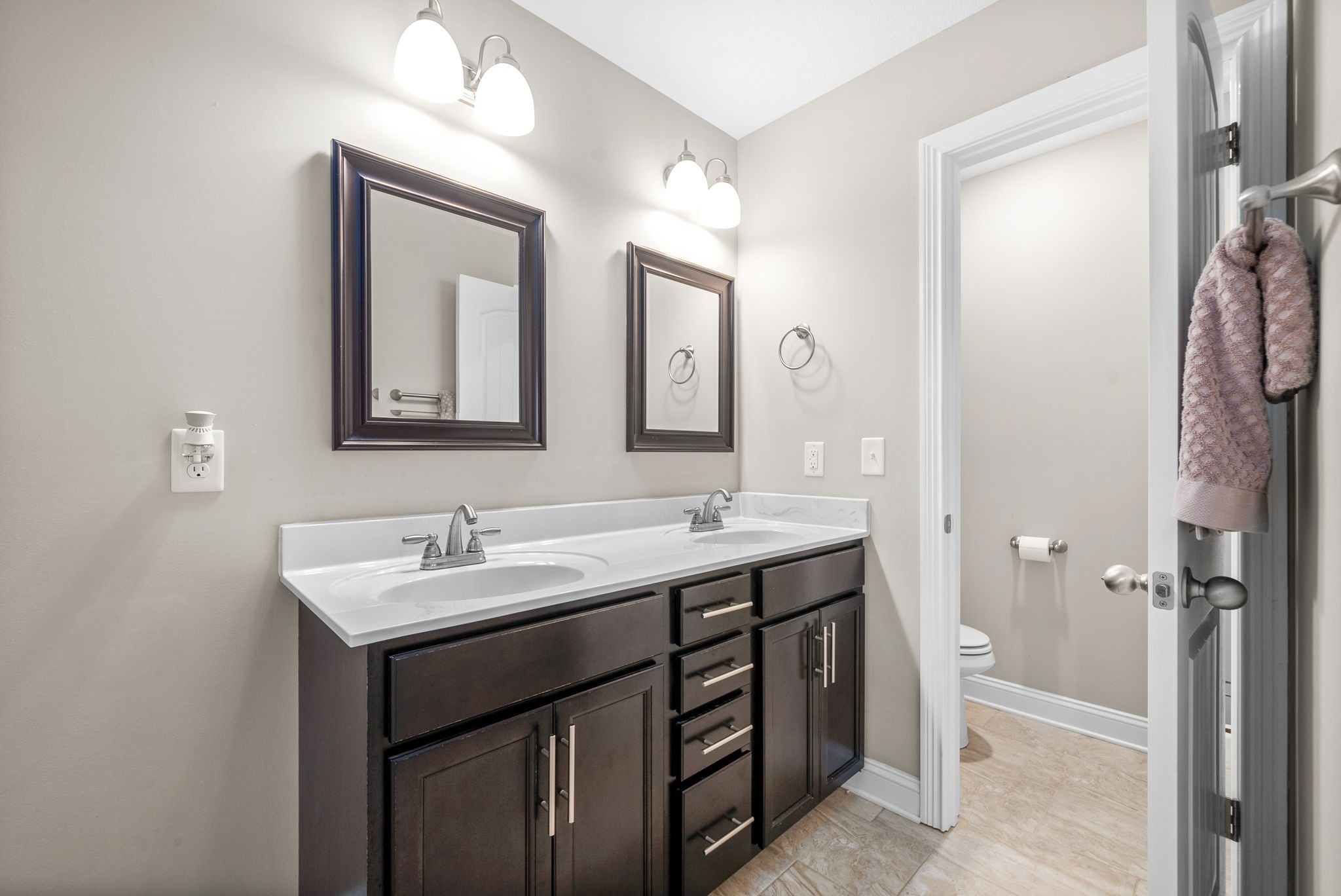 1024 Charles Thomas Dr