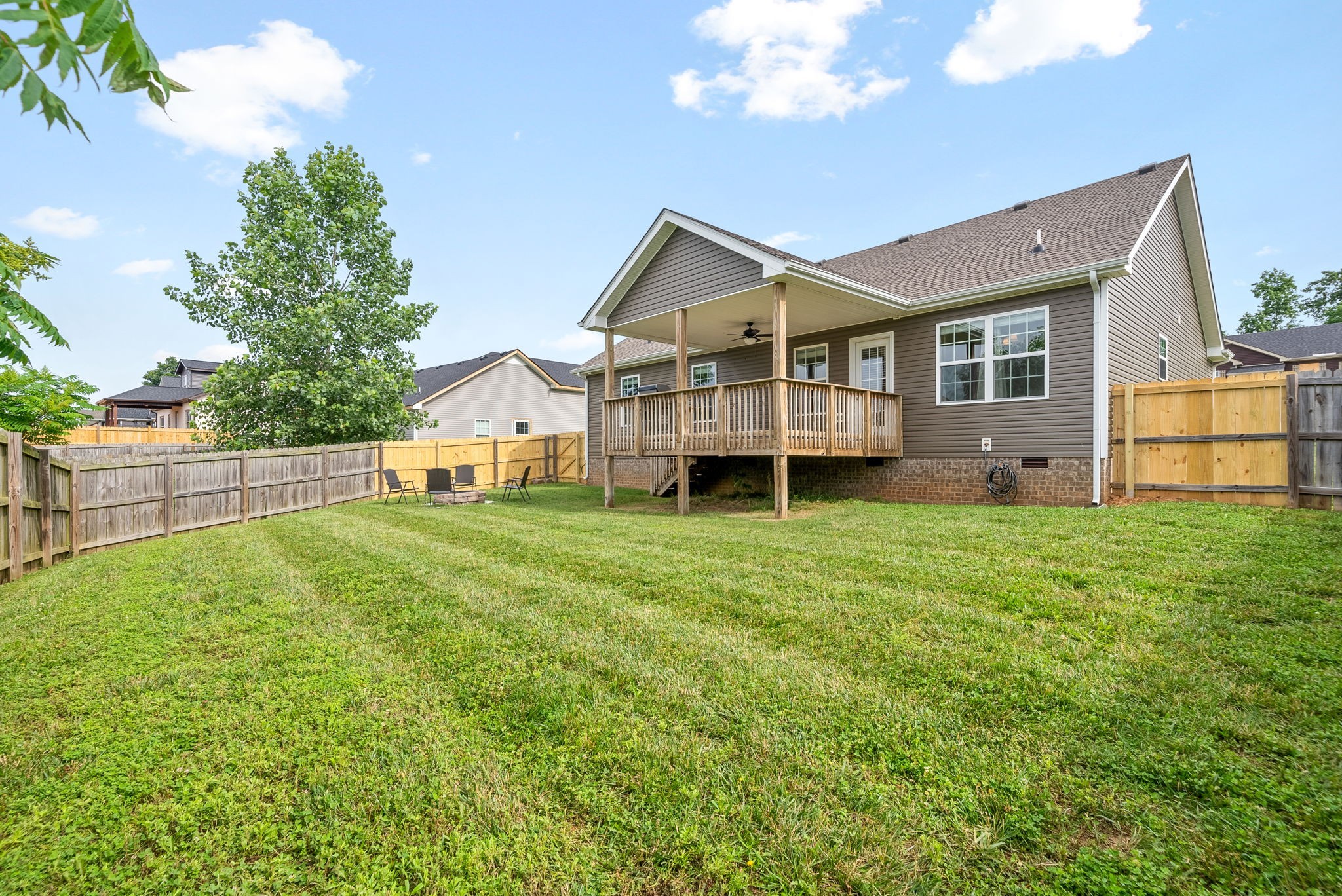1024 Charles Thomas Dr