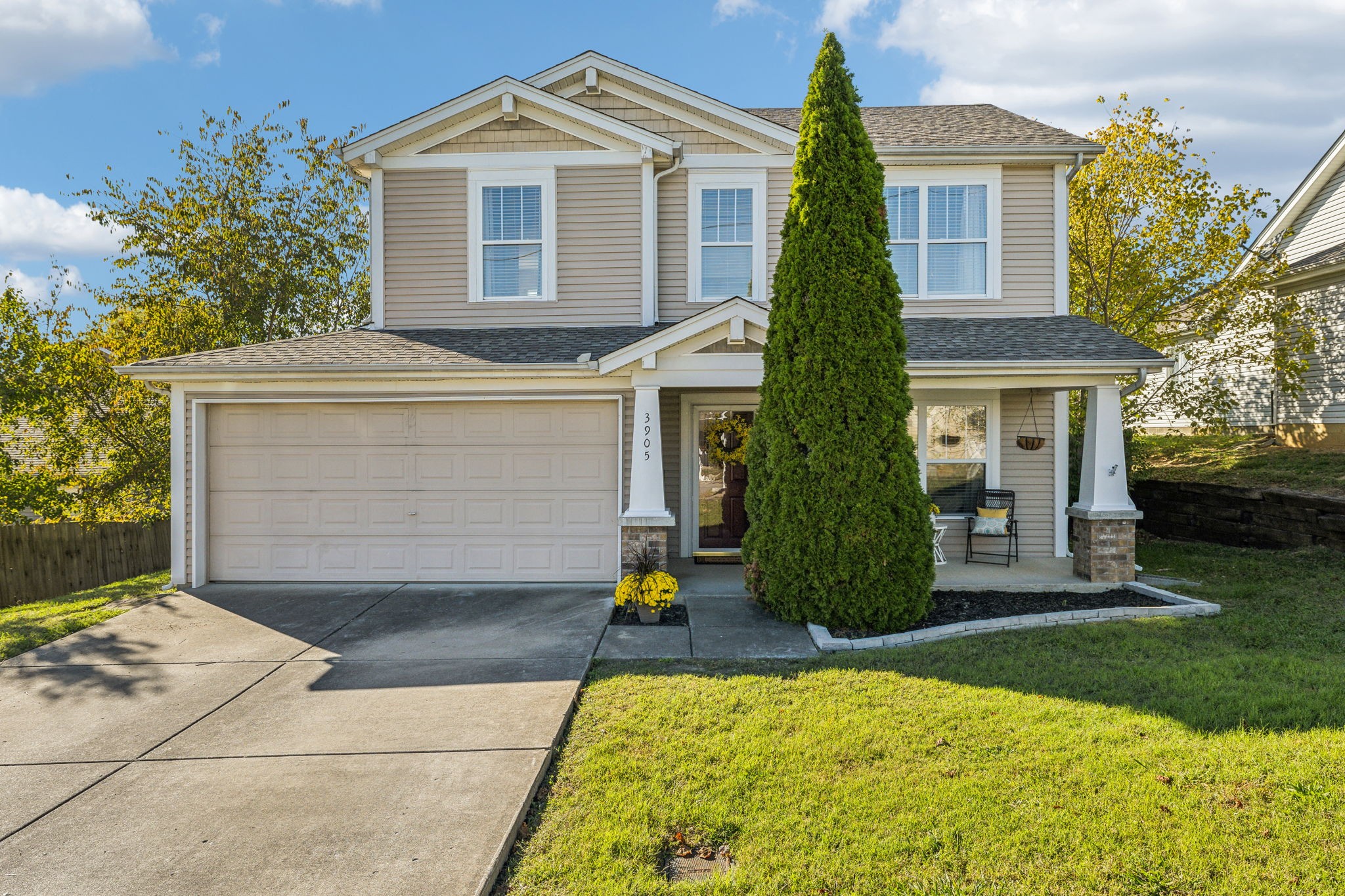 3905 Bridgeview Ln