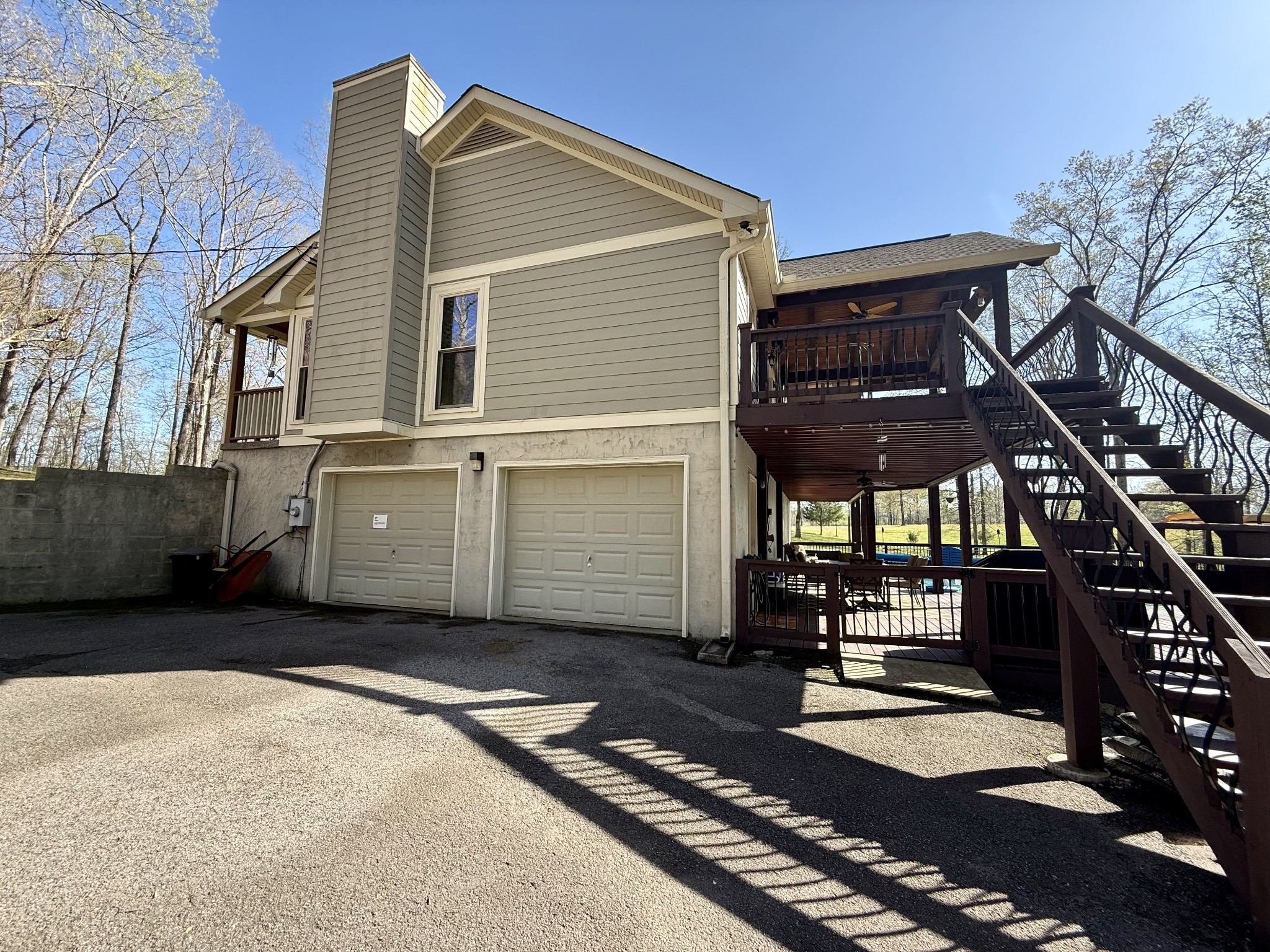 1011 Whippoorwill Dr