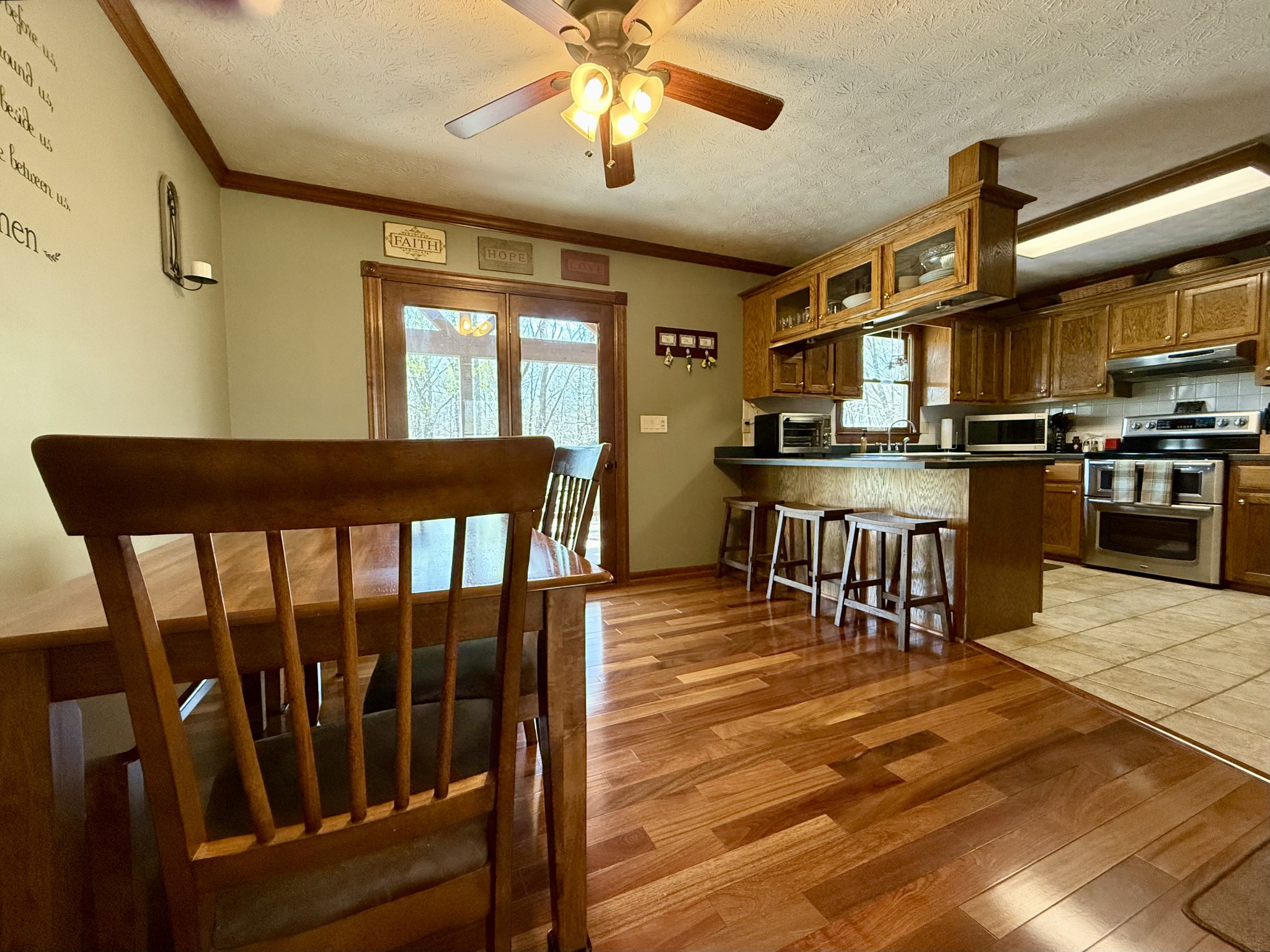 1011 Whippoorwill Dr