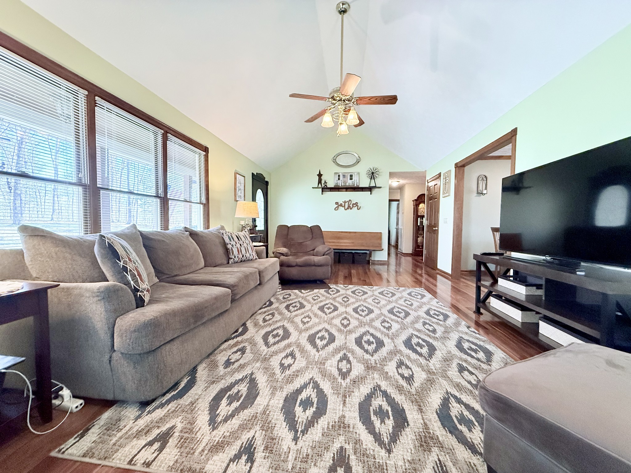 1011 Whippoorwill Dr