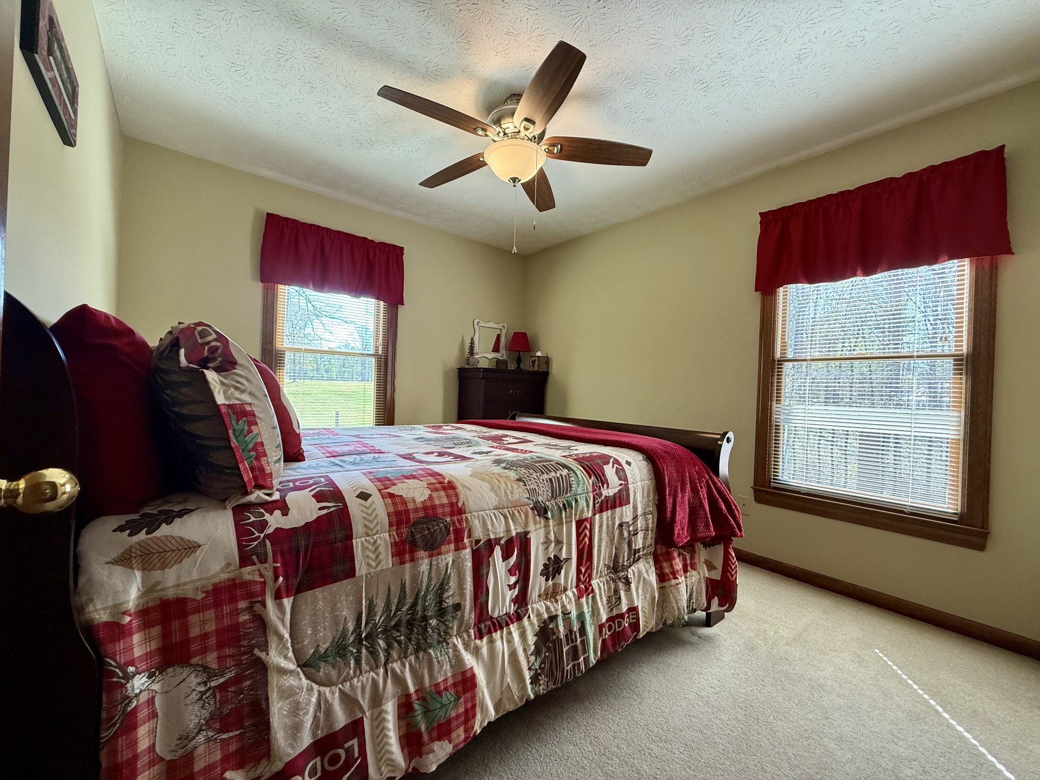 1011 Whippoorwill Dr