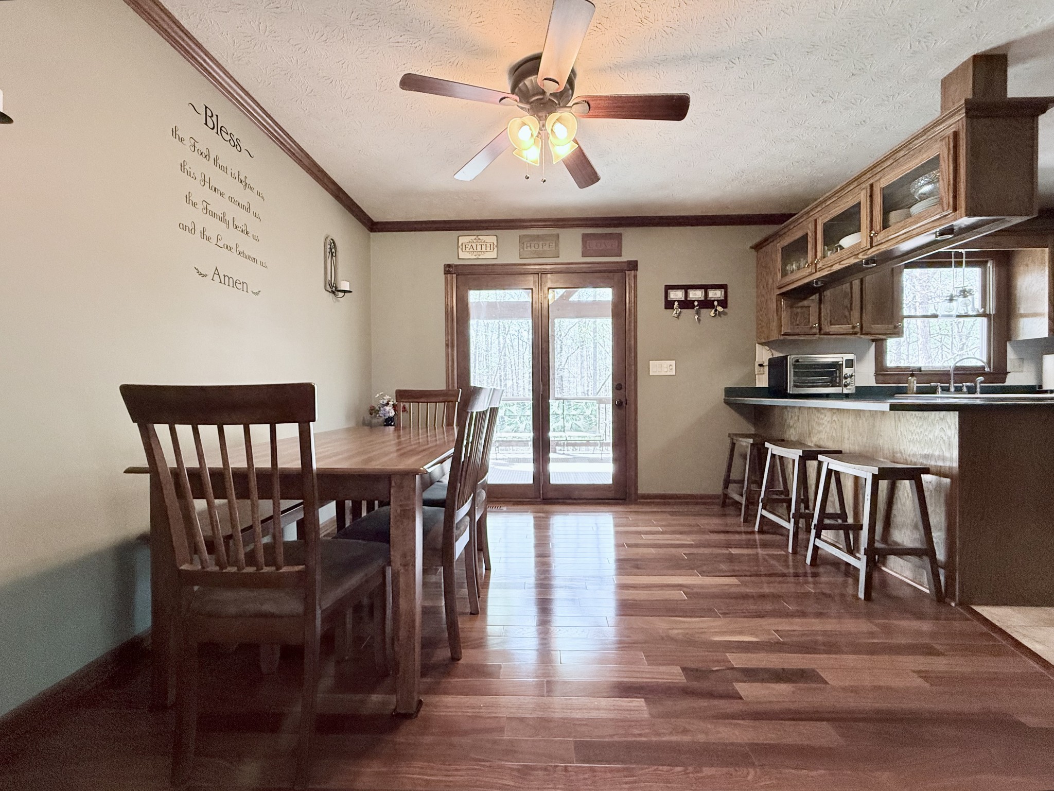 1011 Whippoorwill Dr