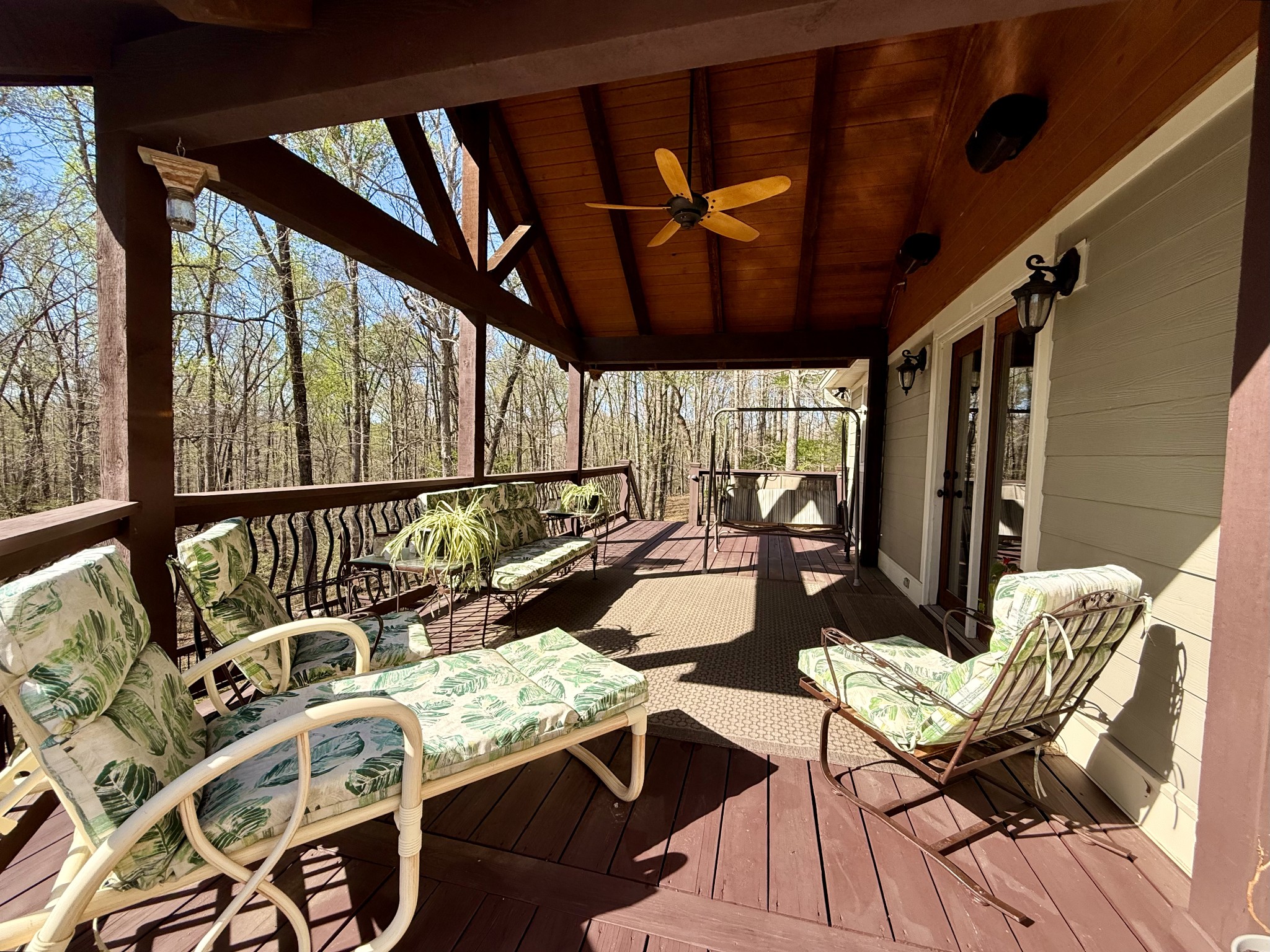 1011 Whippoorwill Dr