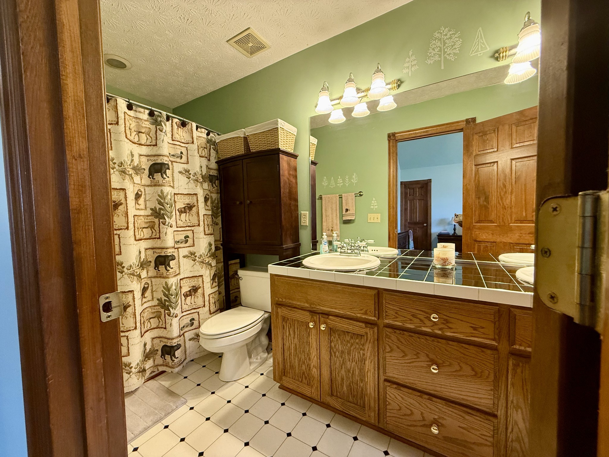 1011 Whippoorwill Dr