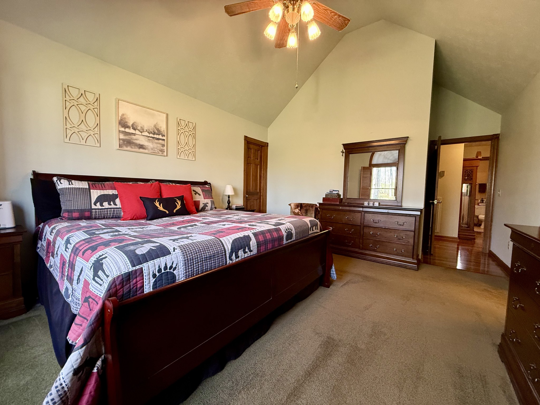 1011 Whippoorwill Dr