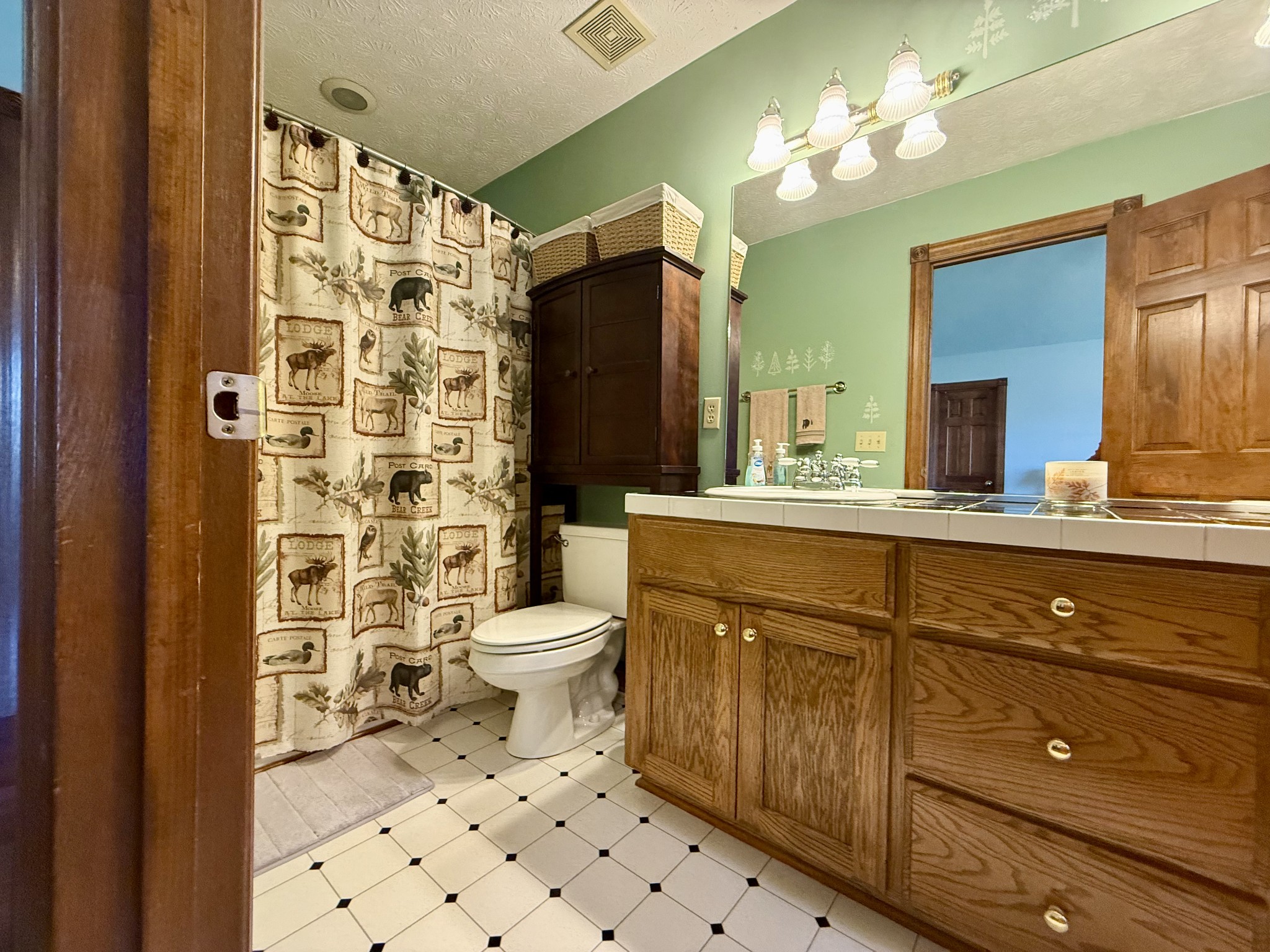 1011 Whippoorwill Dr