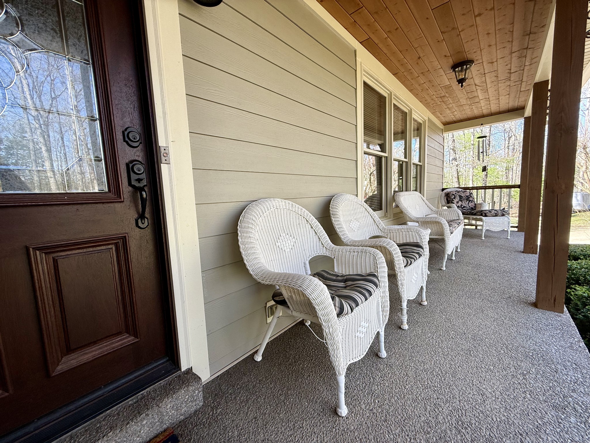 1011 Whippoorwill Dr