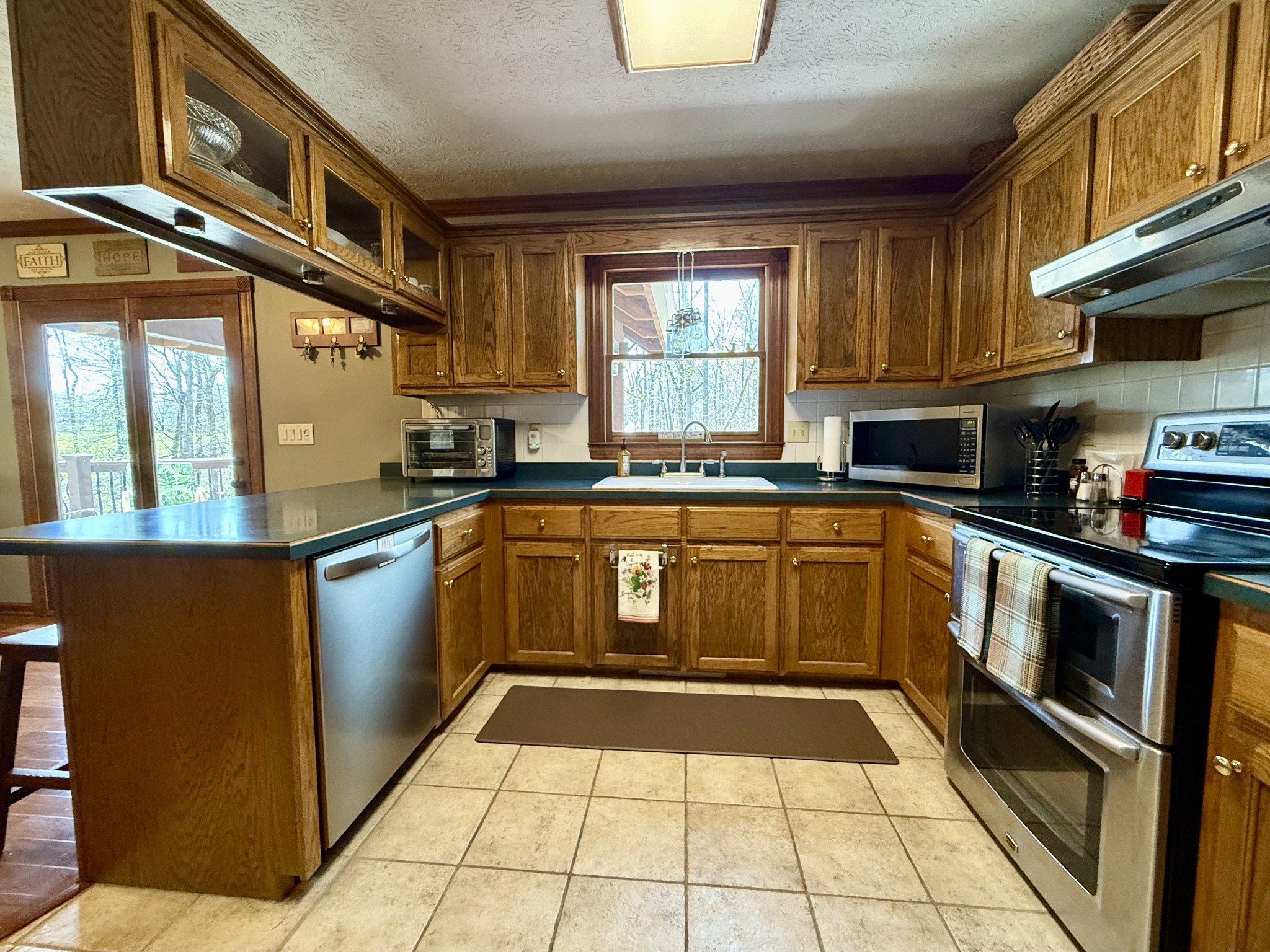 1011 Whippoorwill Dr