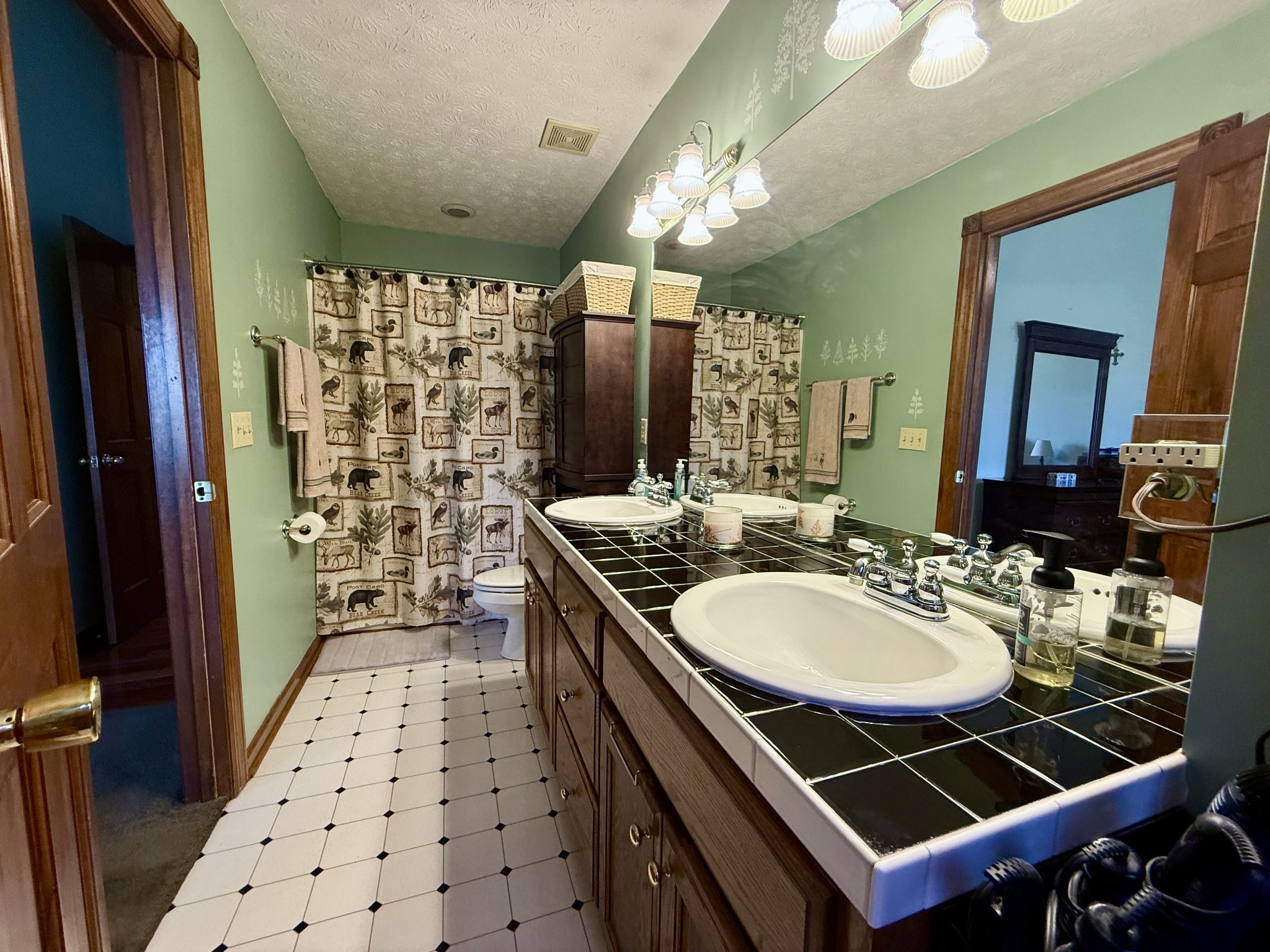 1011 Whippoorwill Dr