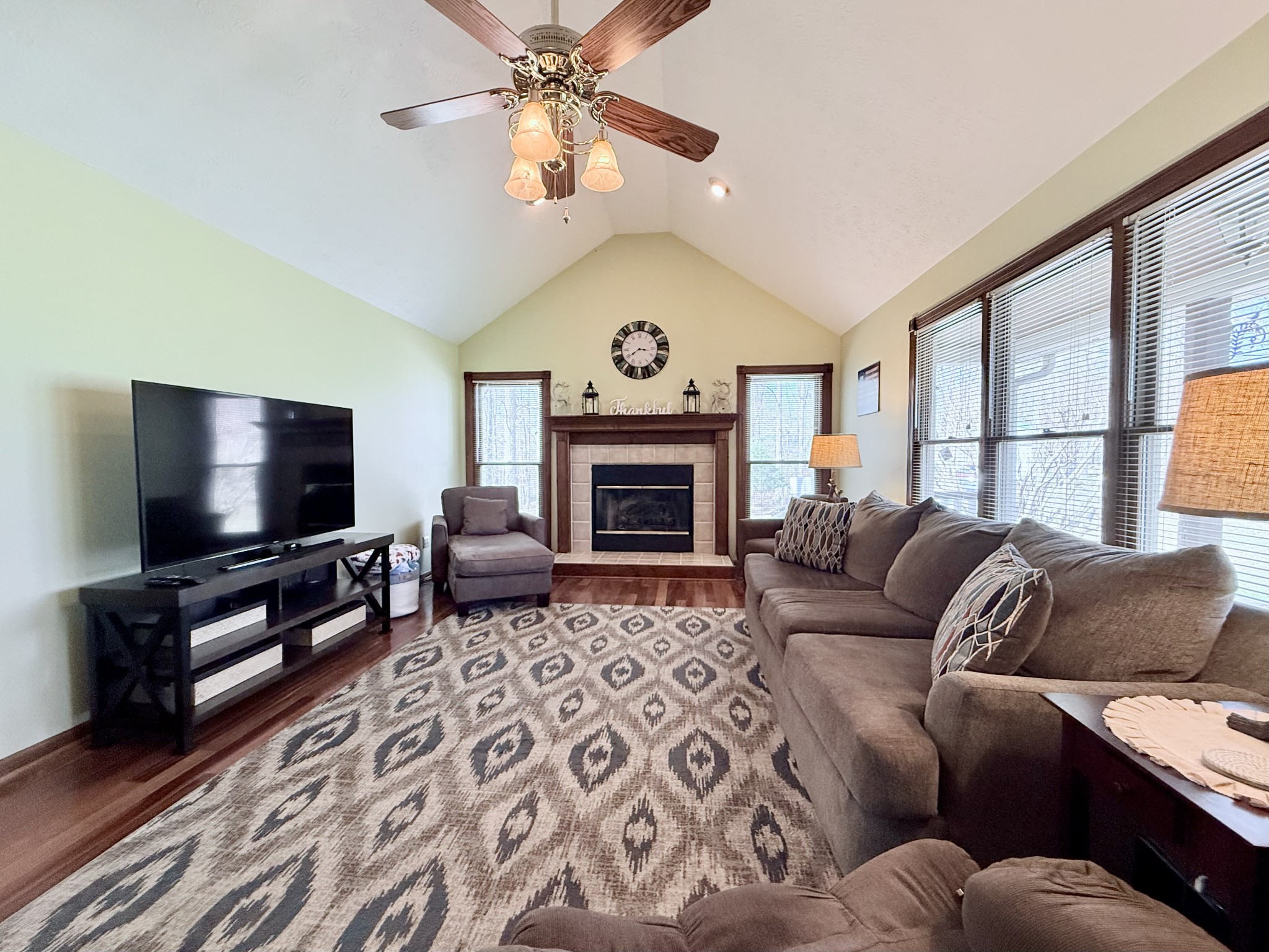 1011 Whippoorwill Dr