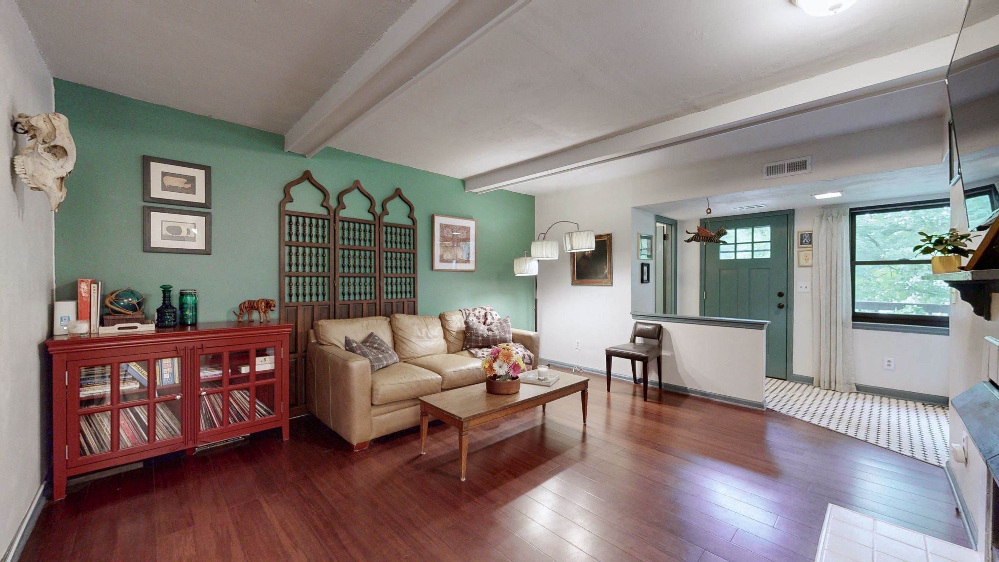 5131 Hunters Point Ln