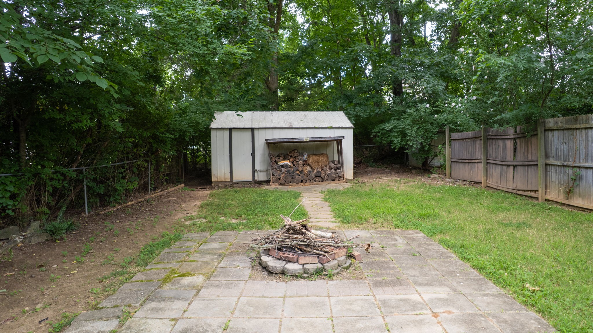 5131 Hunters Point Ln