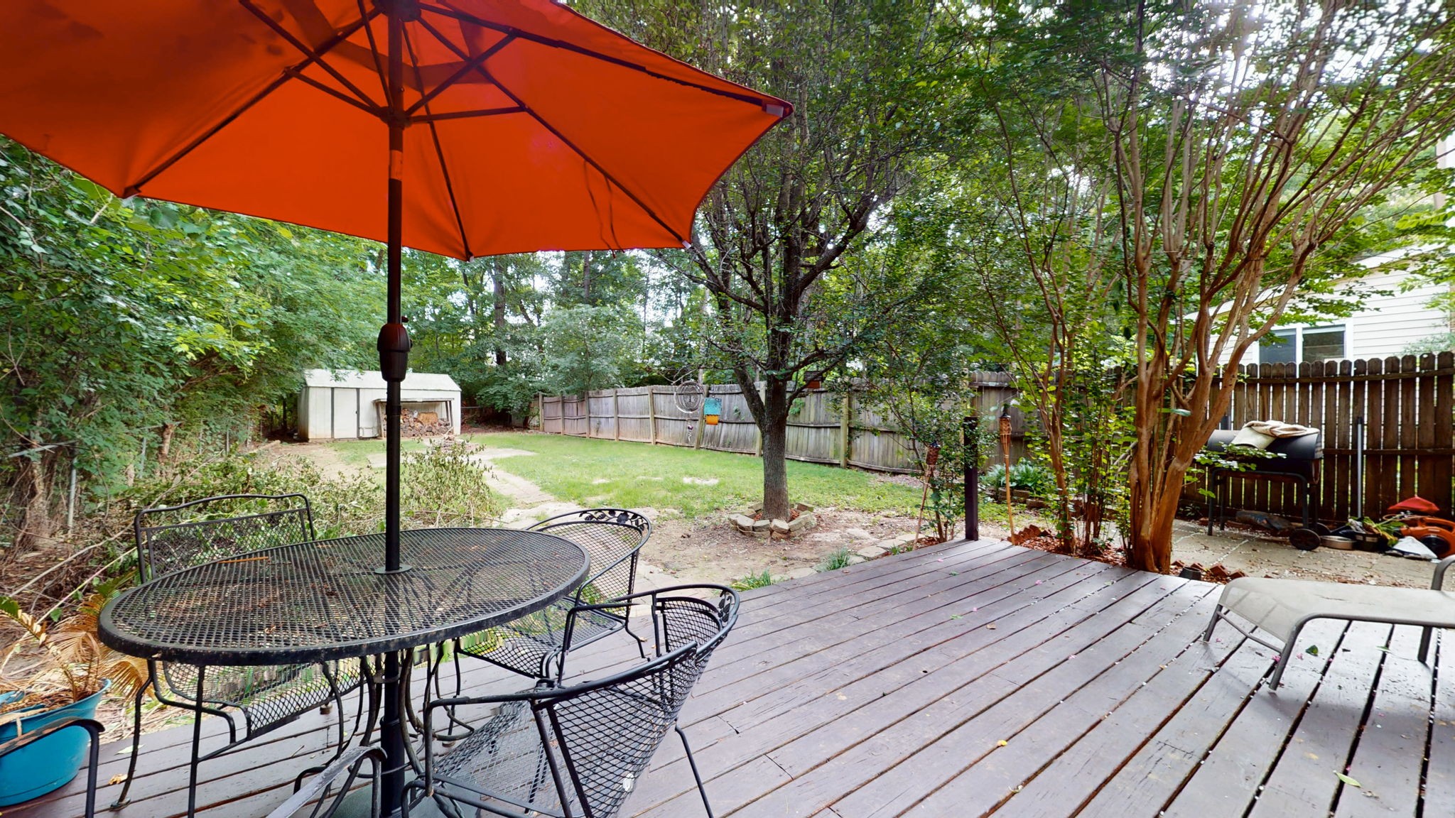 5131 Hunters Point Ln