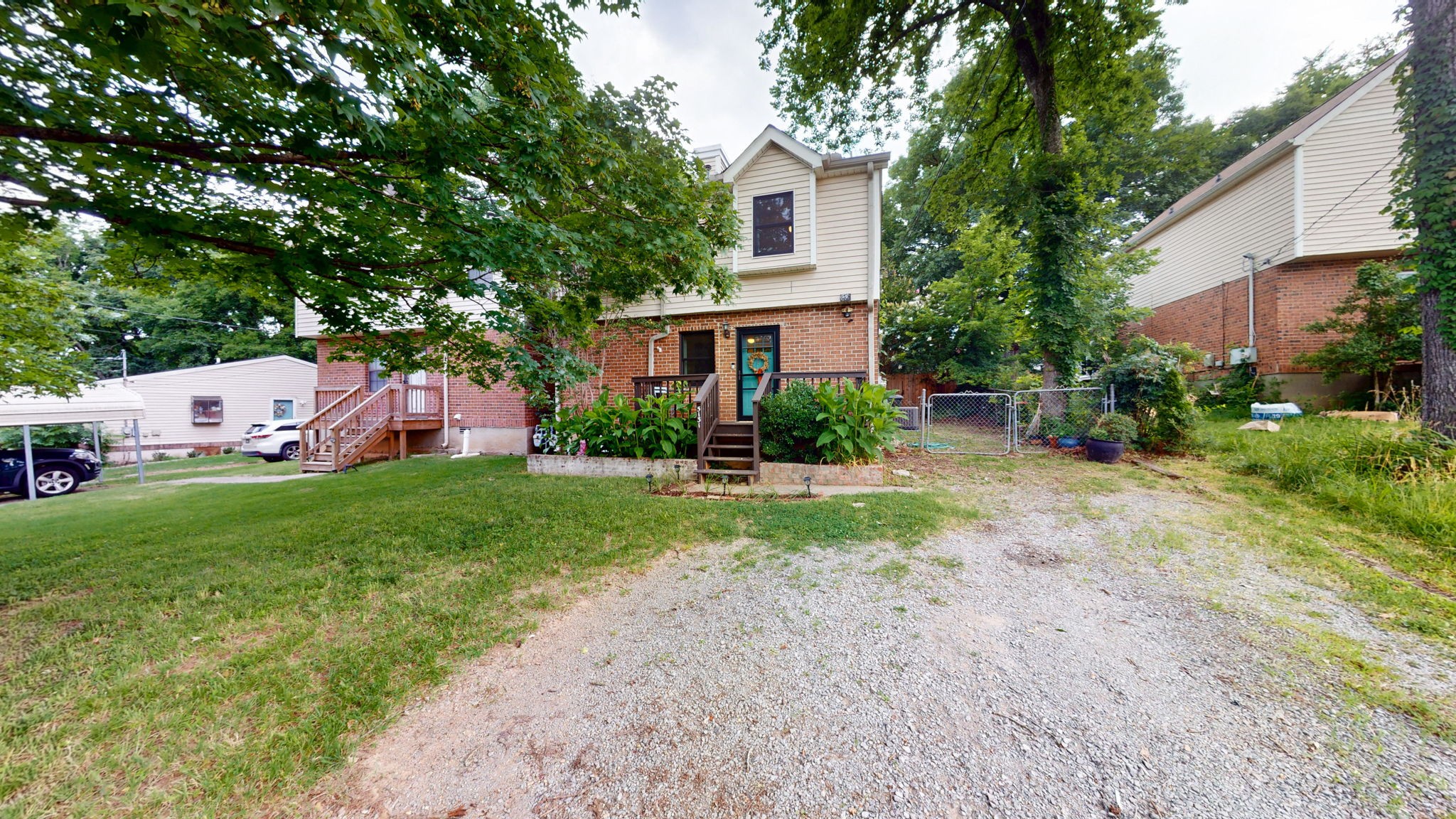 5131 Hunters Point Ln