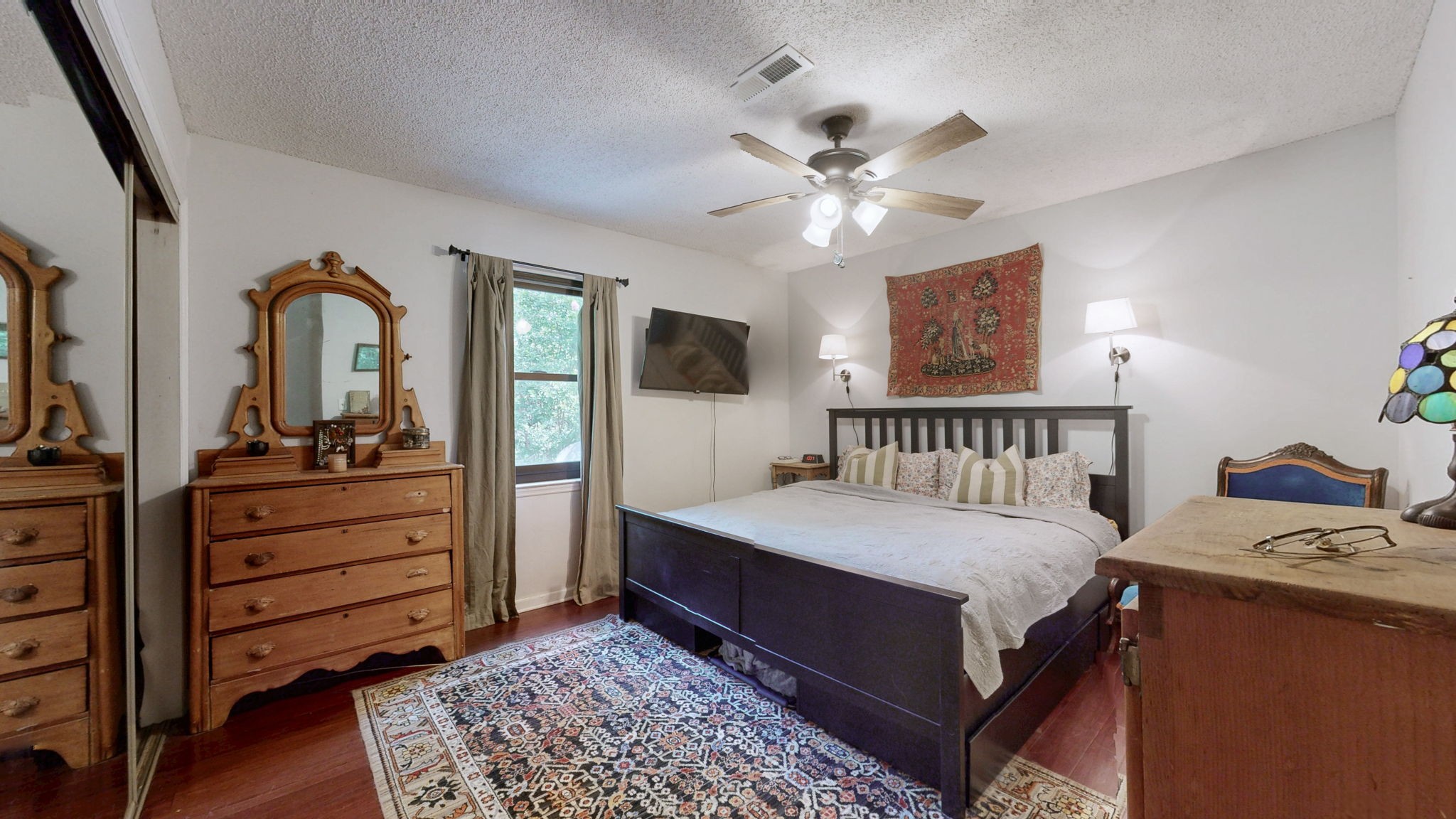 5131 Hunters Point Ln