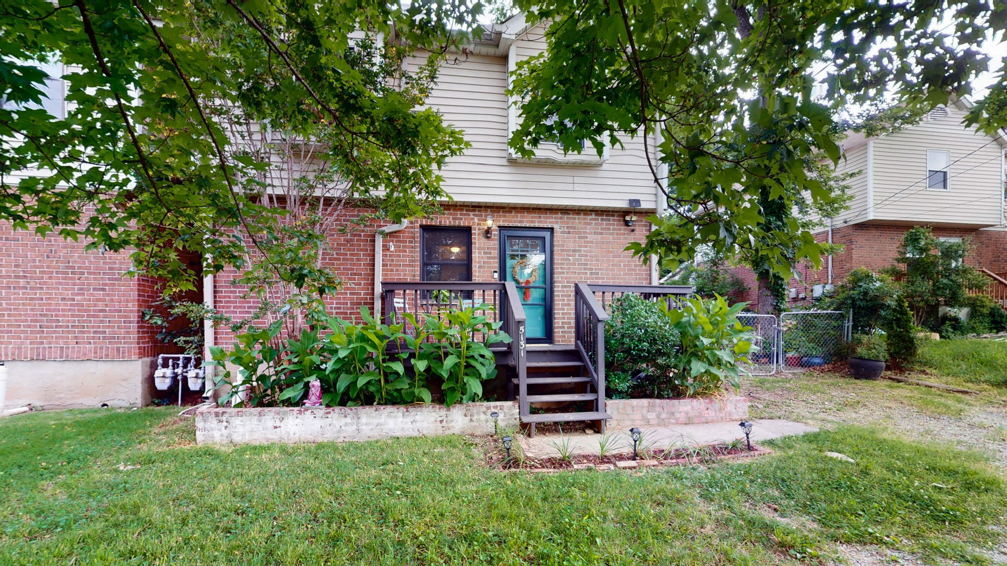 5131 Hunters Point Ln