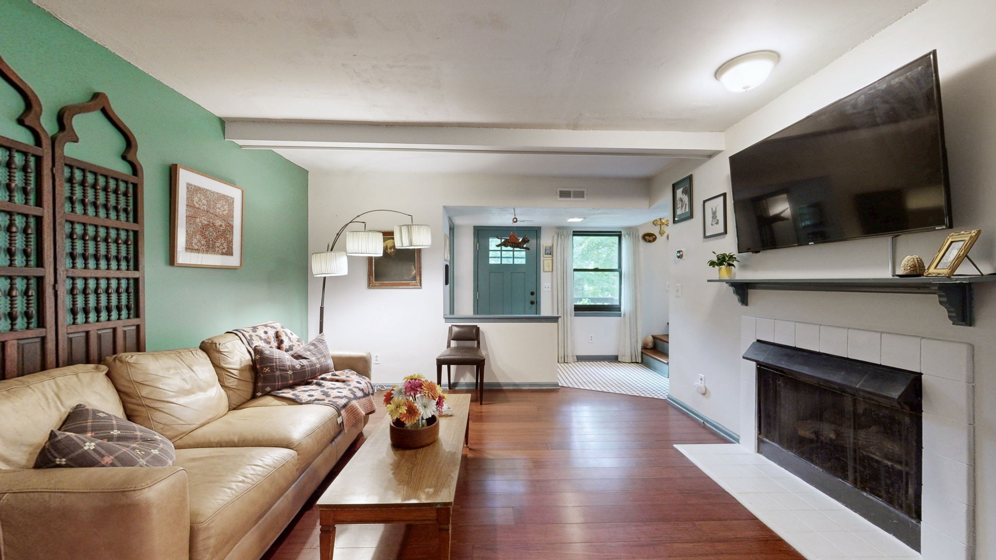 5131 Hunters Point Ln