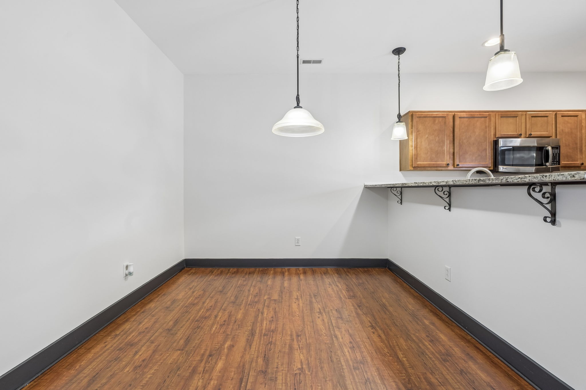 1812 Isabelle Ct