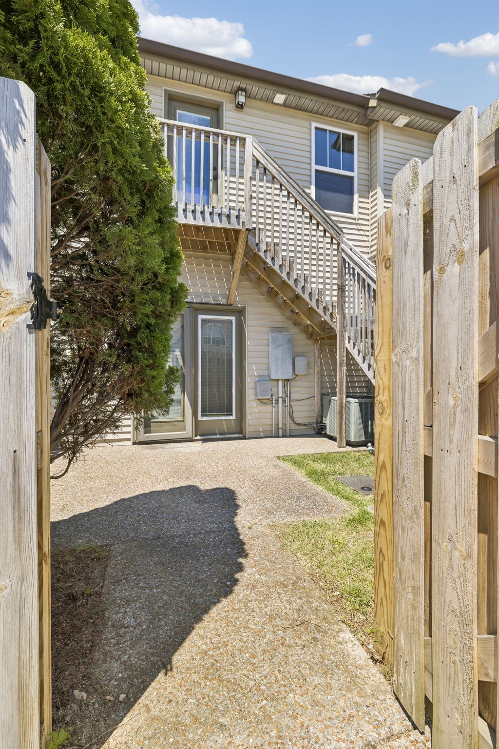 1812 Isabelle Ct