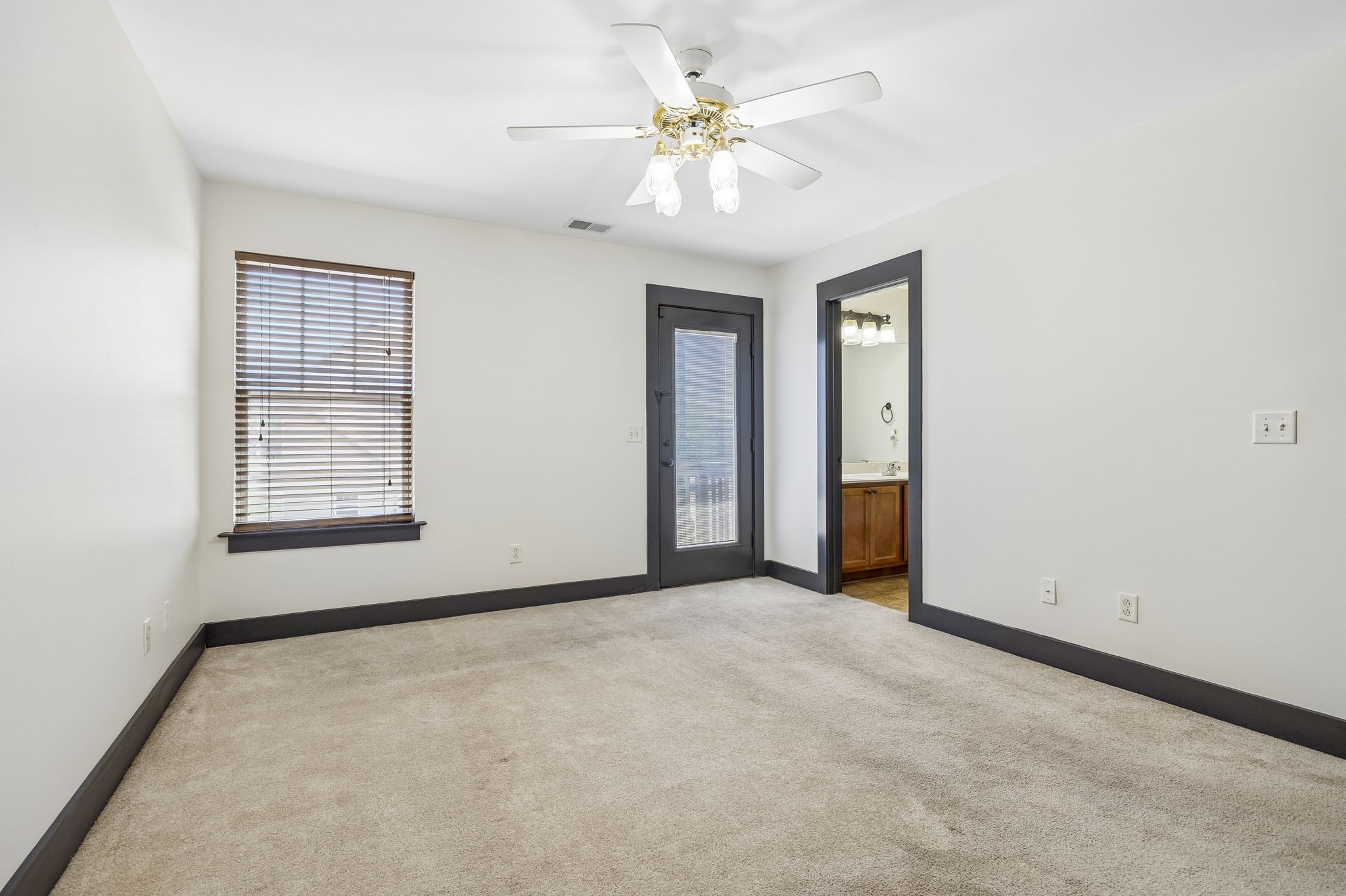 1812 Isabelle Ct
