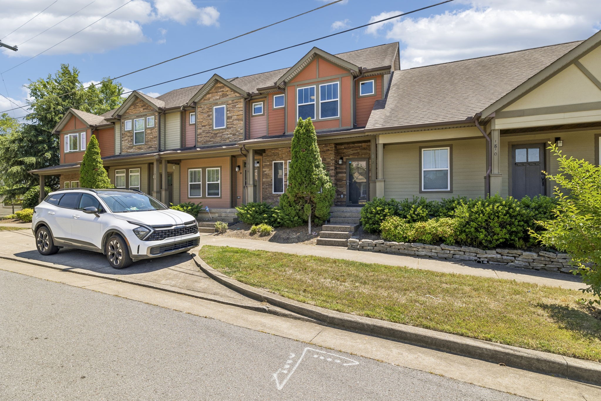 1812 Isabelle Ct
