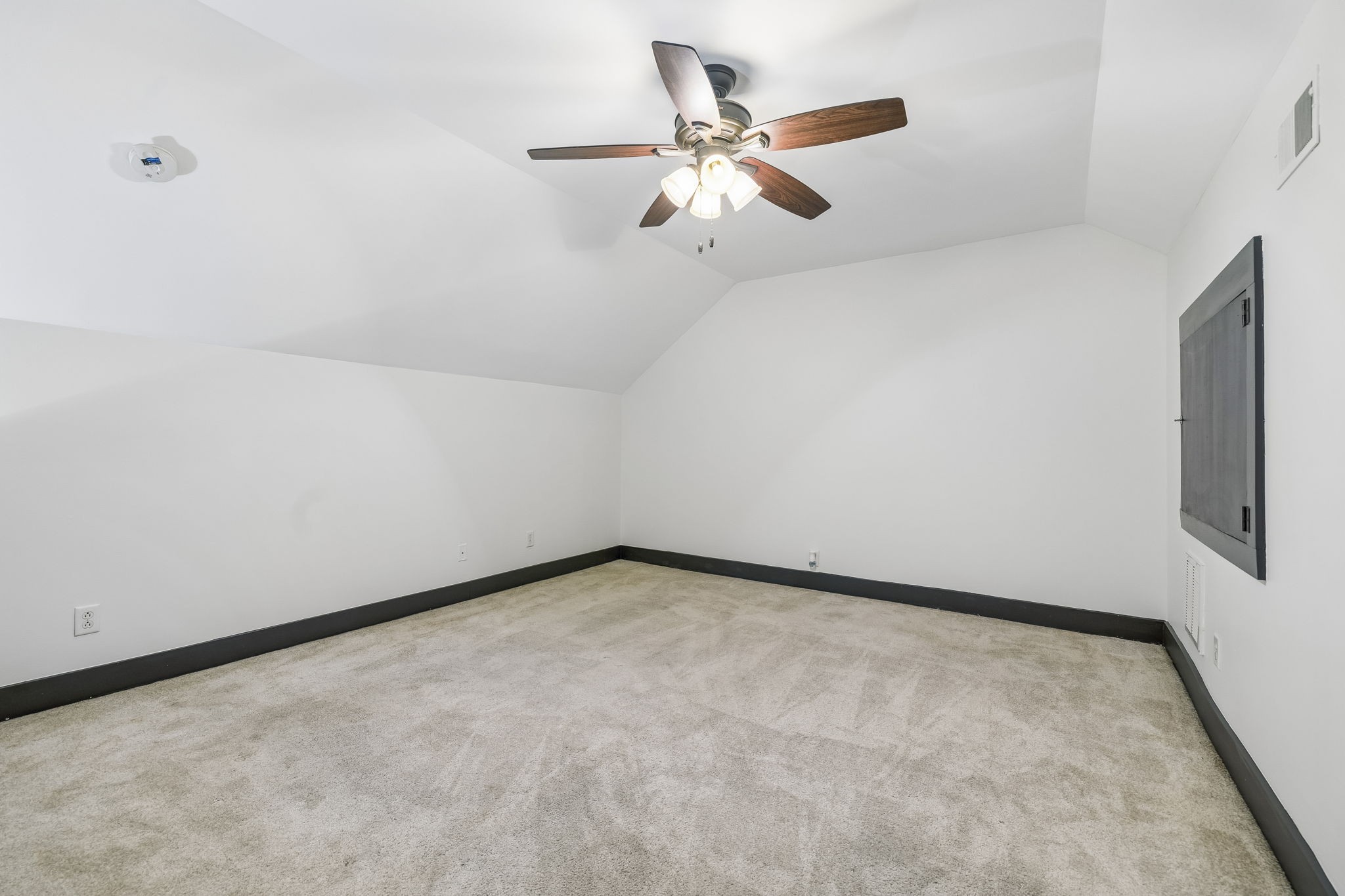 1812 Isabelle Ct