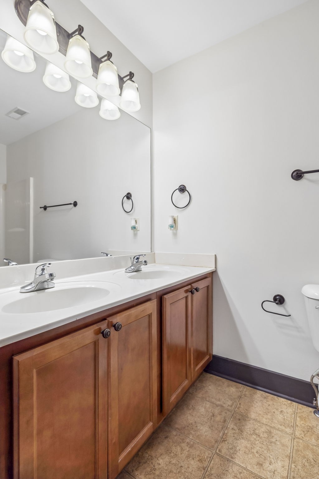 1812 Isabelle Ct