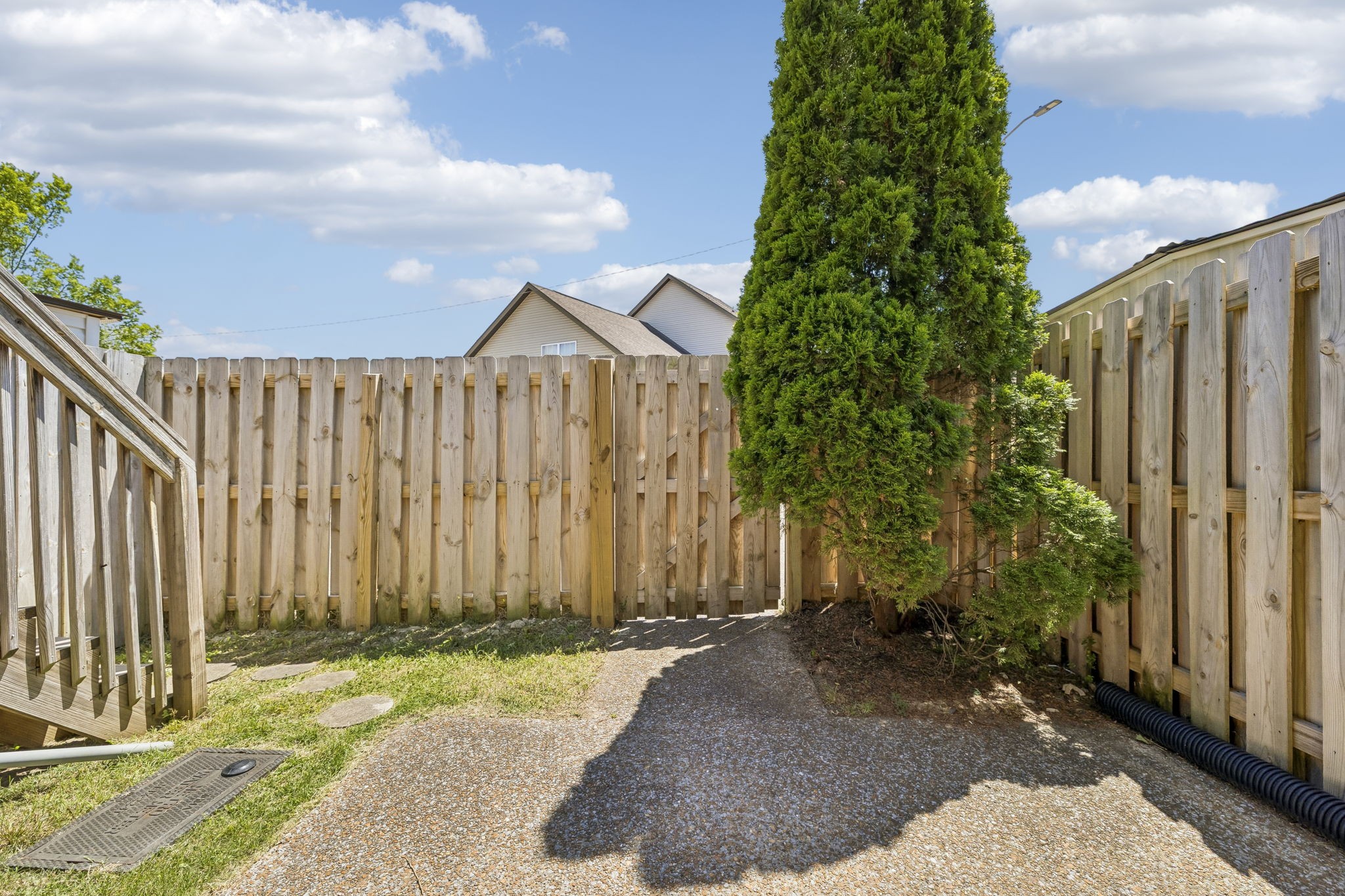 1812 Isabelle Ct