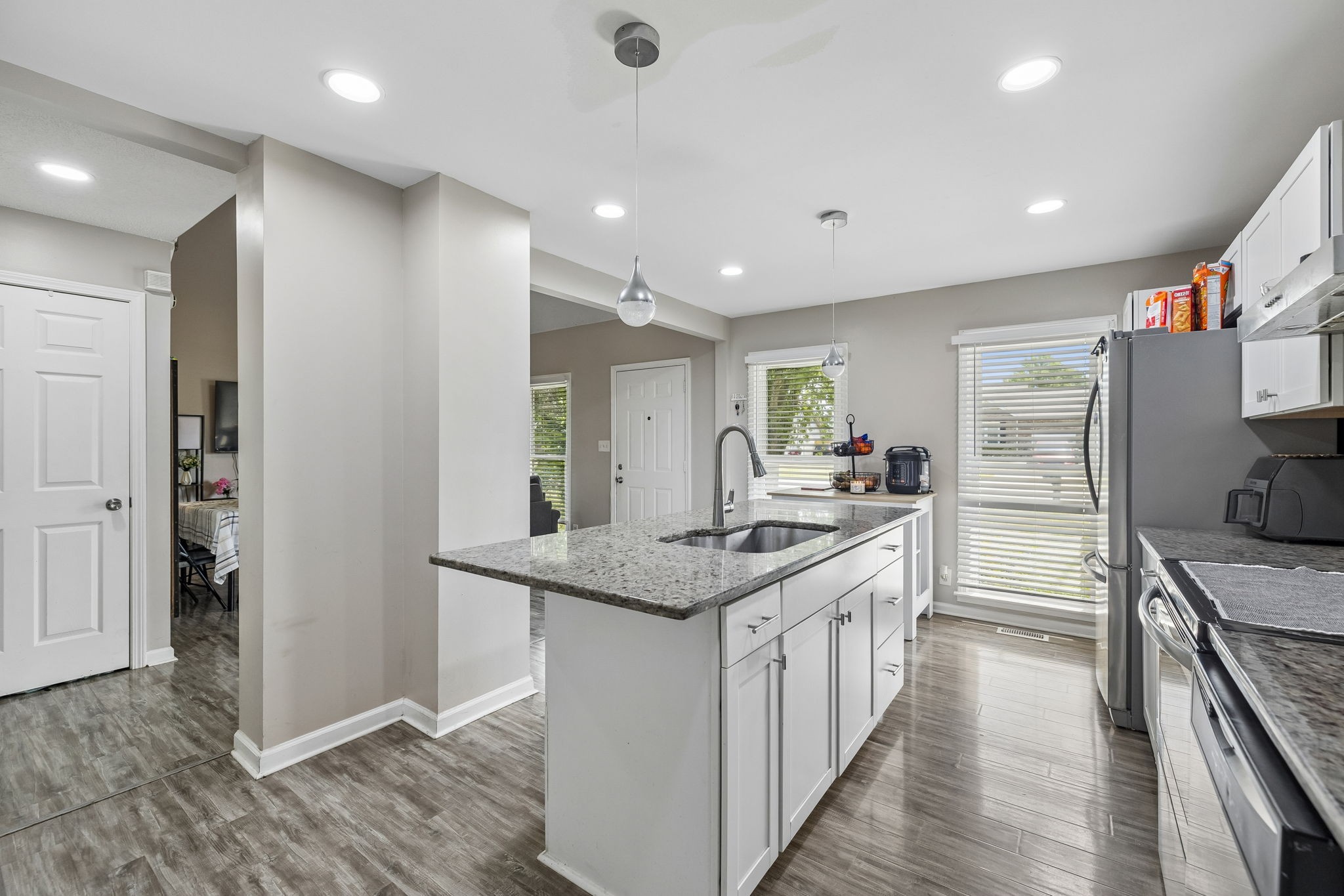 1036 Roedeer Dr