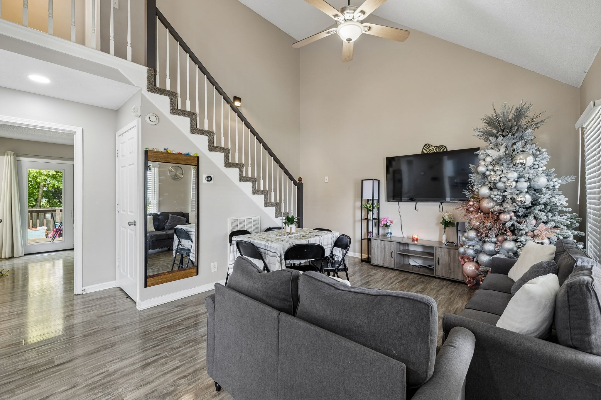 1036 Roedeer Dr