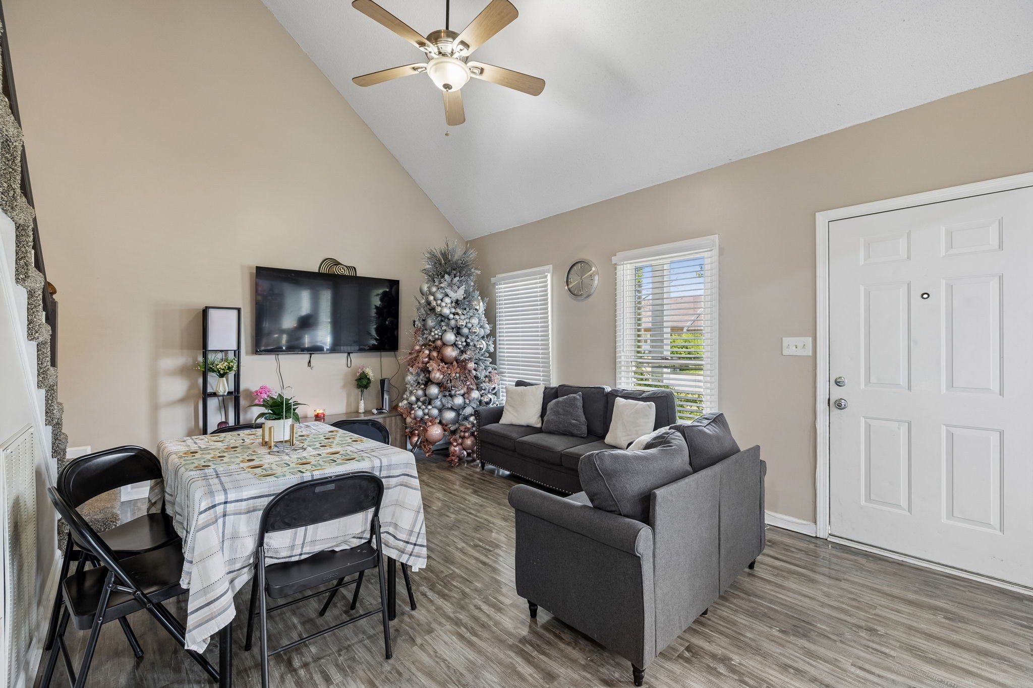 1036 Roedeer Dr