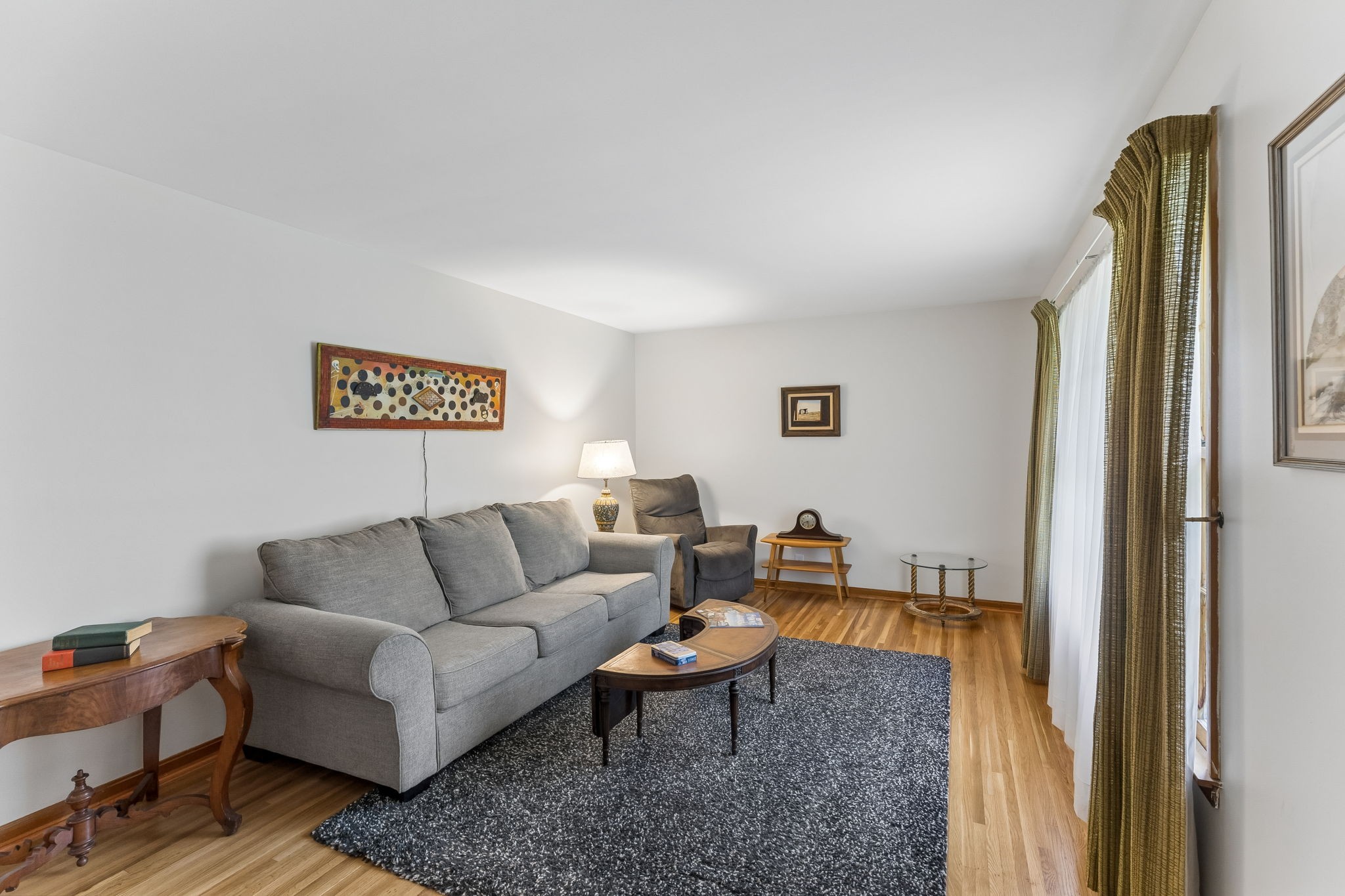 502 Hillview Dr