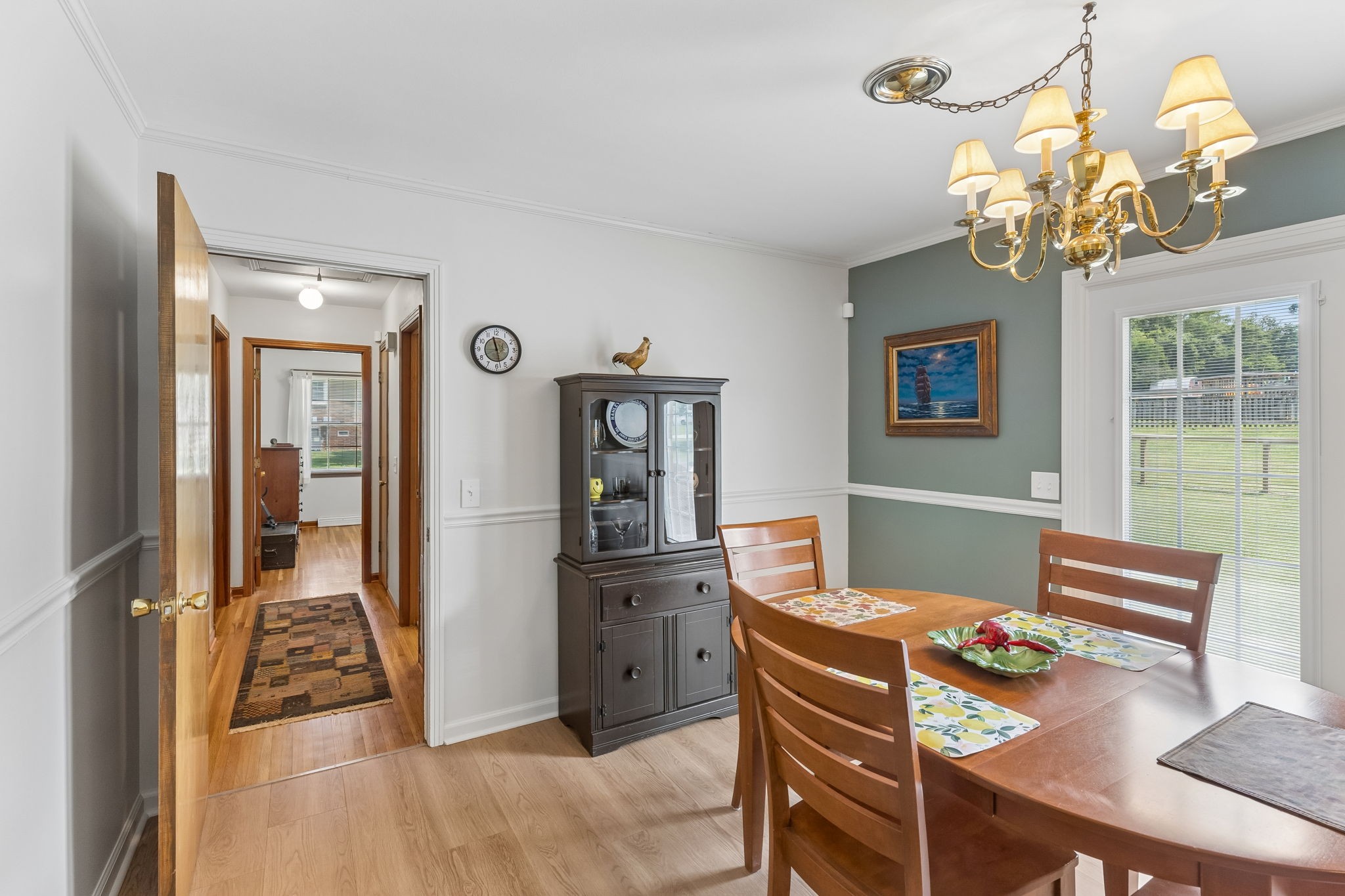 502 Hillview Dr
