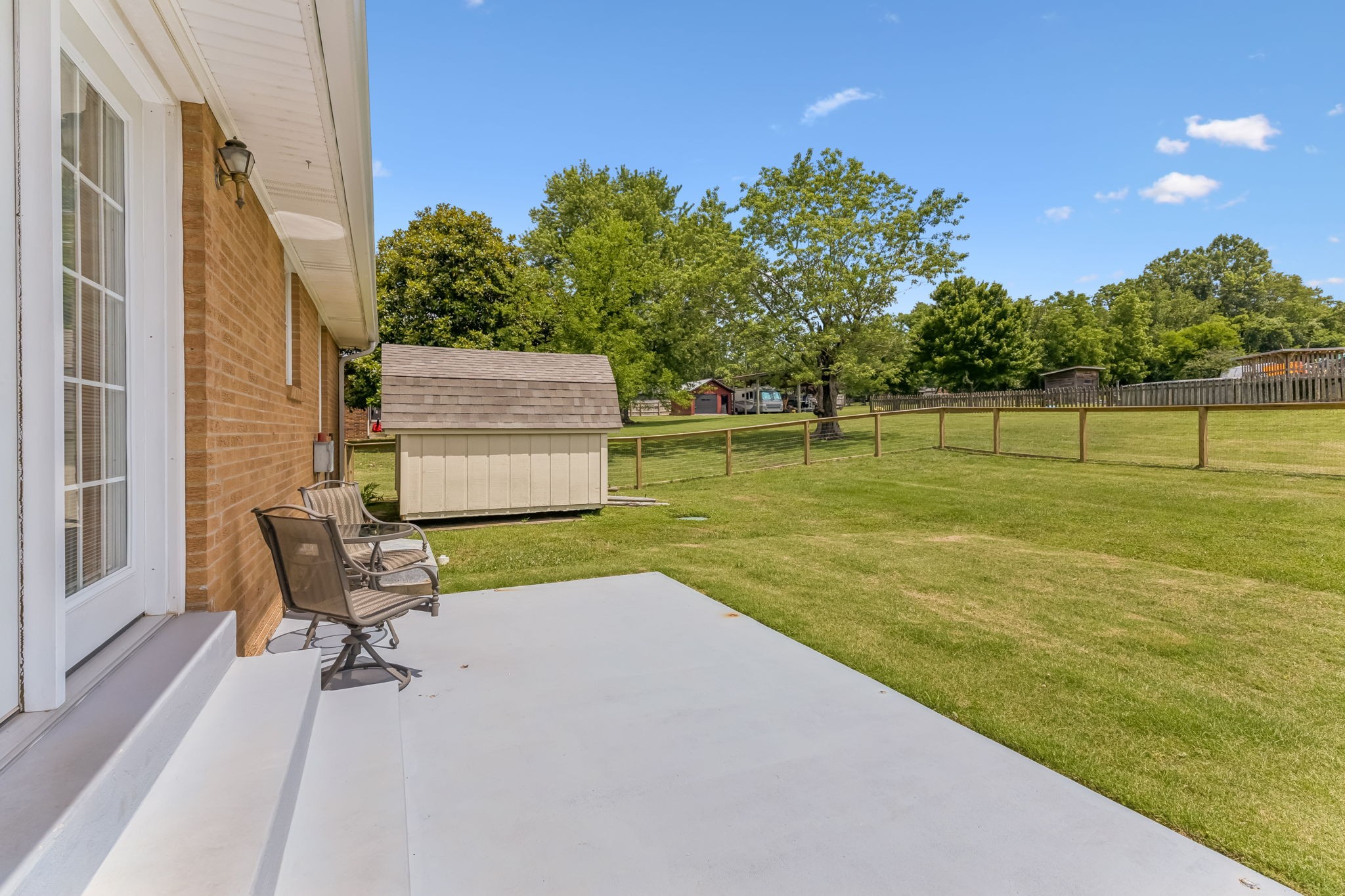 502 Hillview Dr